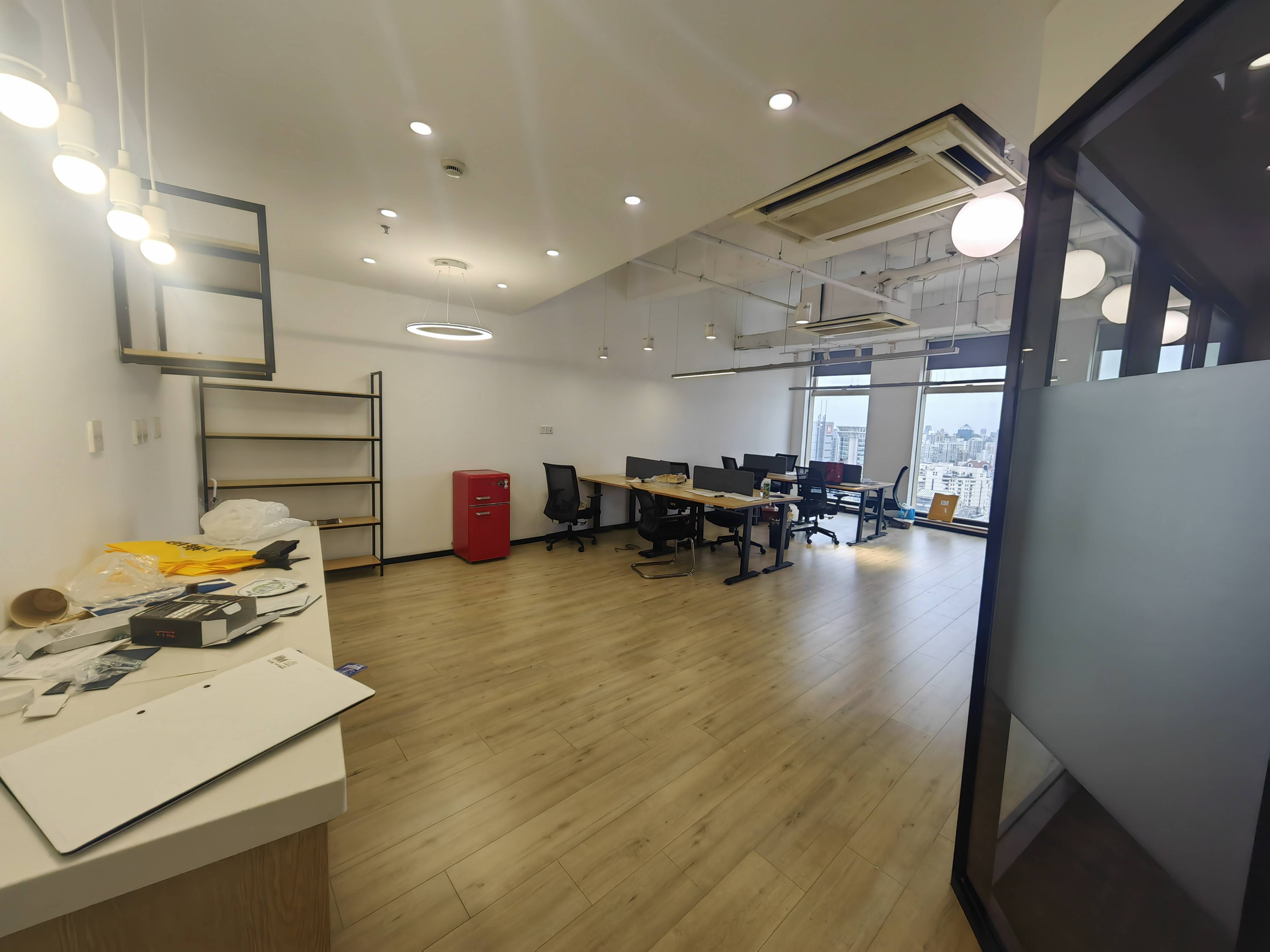 长寿路源达大厦132平米写字楼出租