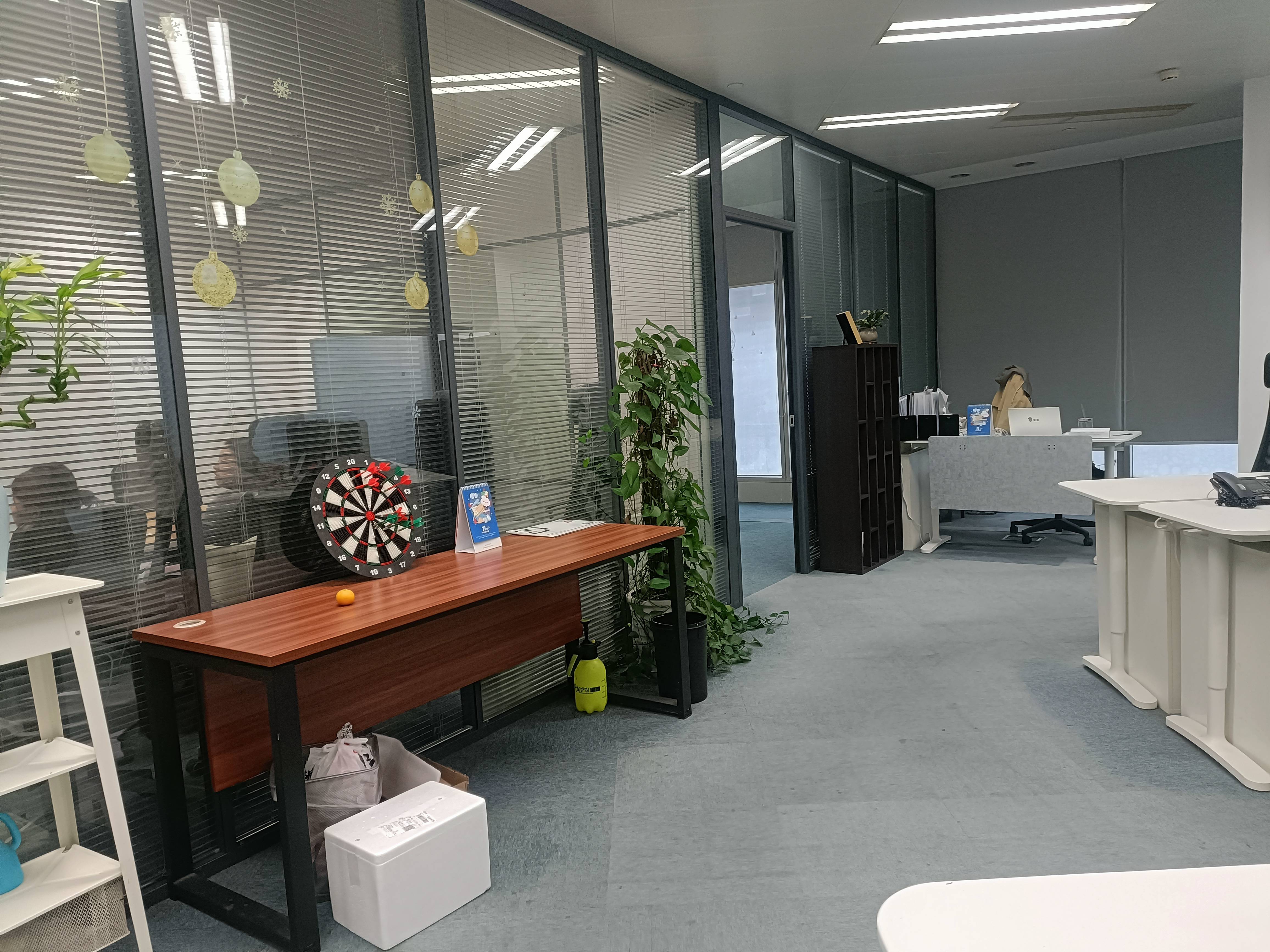 世博滨江绿地海外滩232平米写字楼出租