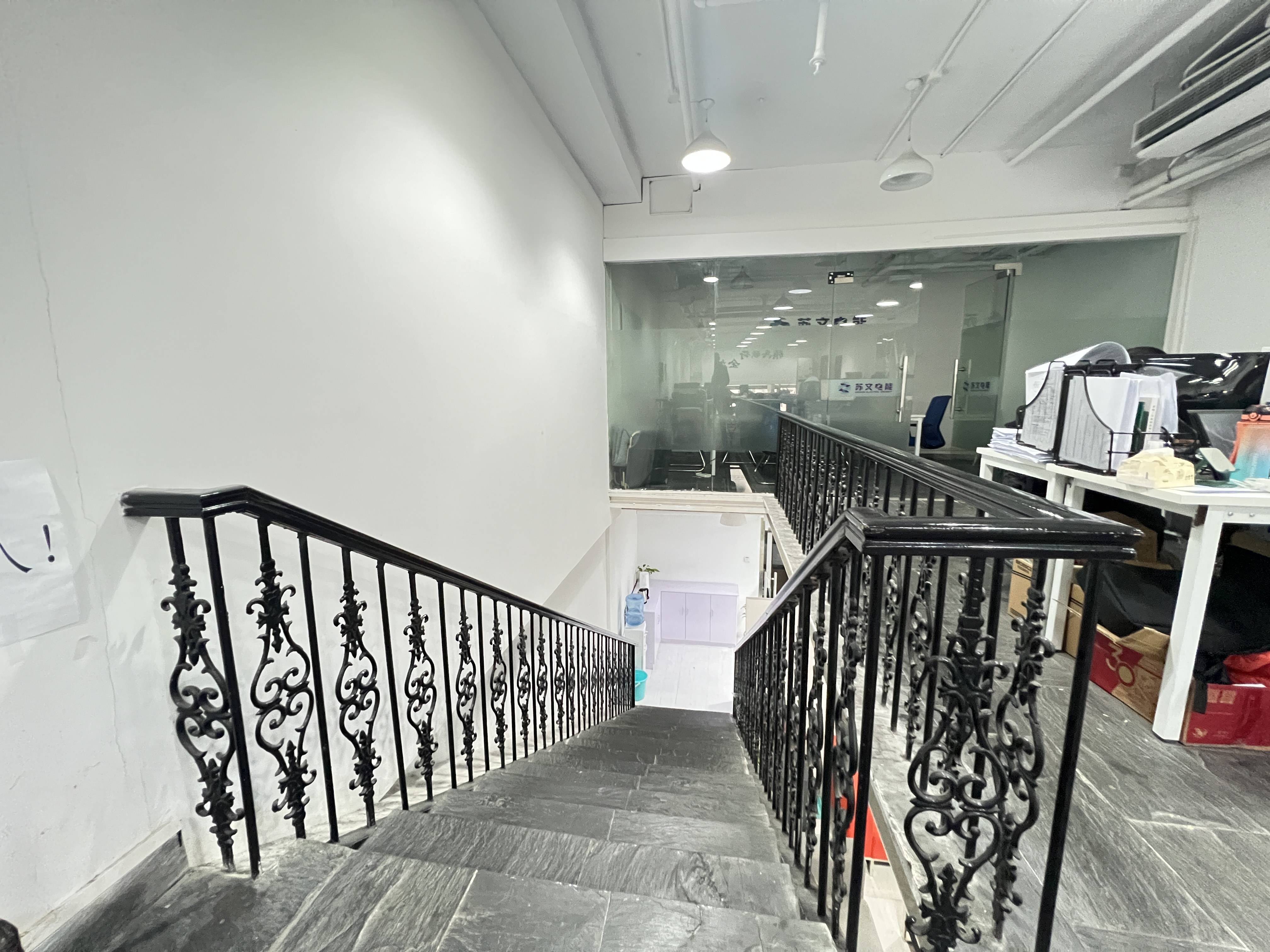 打浦桥建国大厦（公馆）111平米写字楼出租