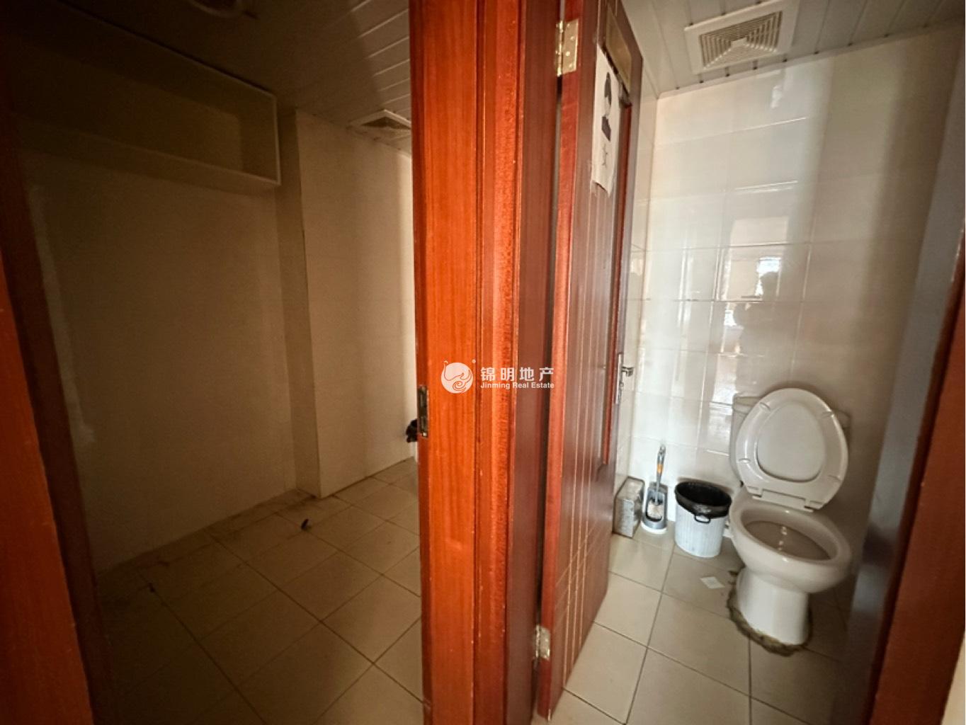 不夜城中房华东大厦90平米写字楼出租