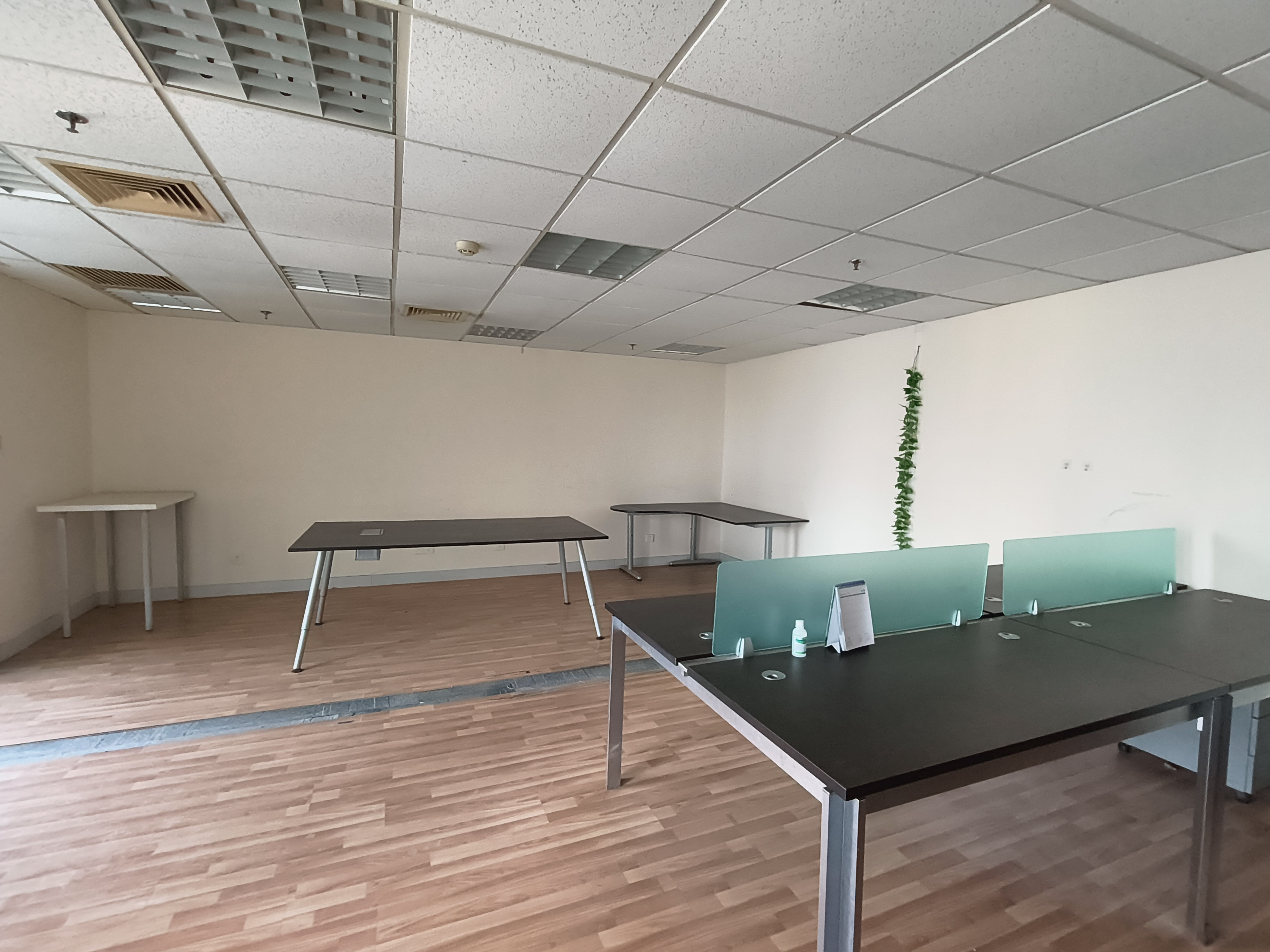 淮海中路淮海中华大厦78平米写字楼出租