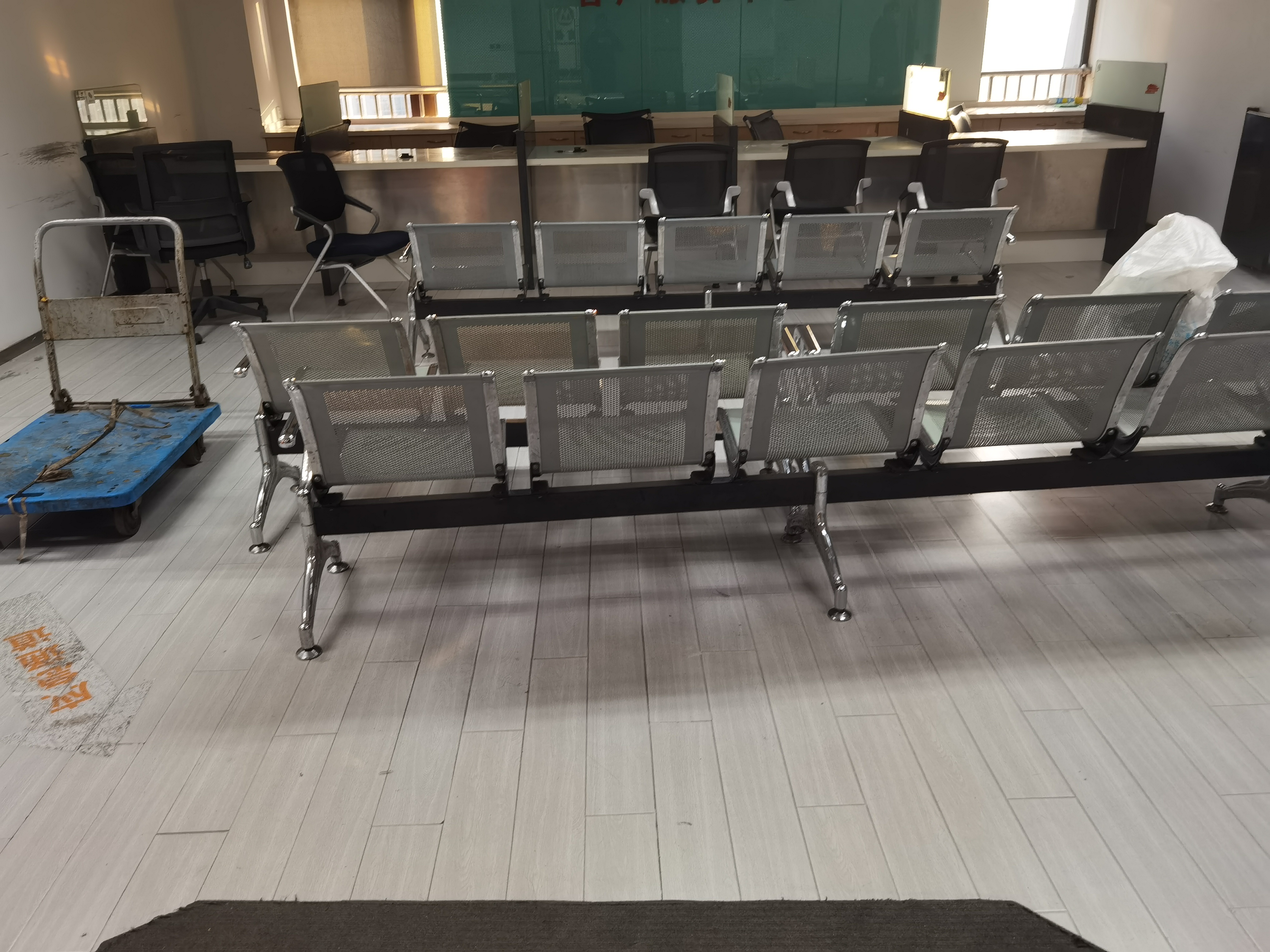 四川北路嘉杰国际广场217平米写字楼出租