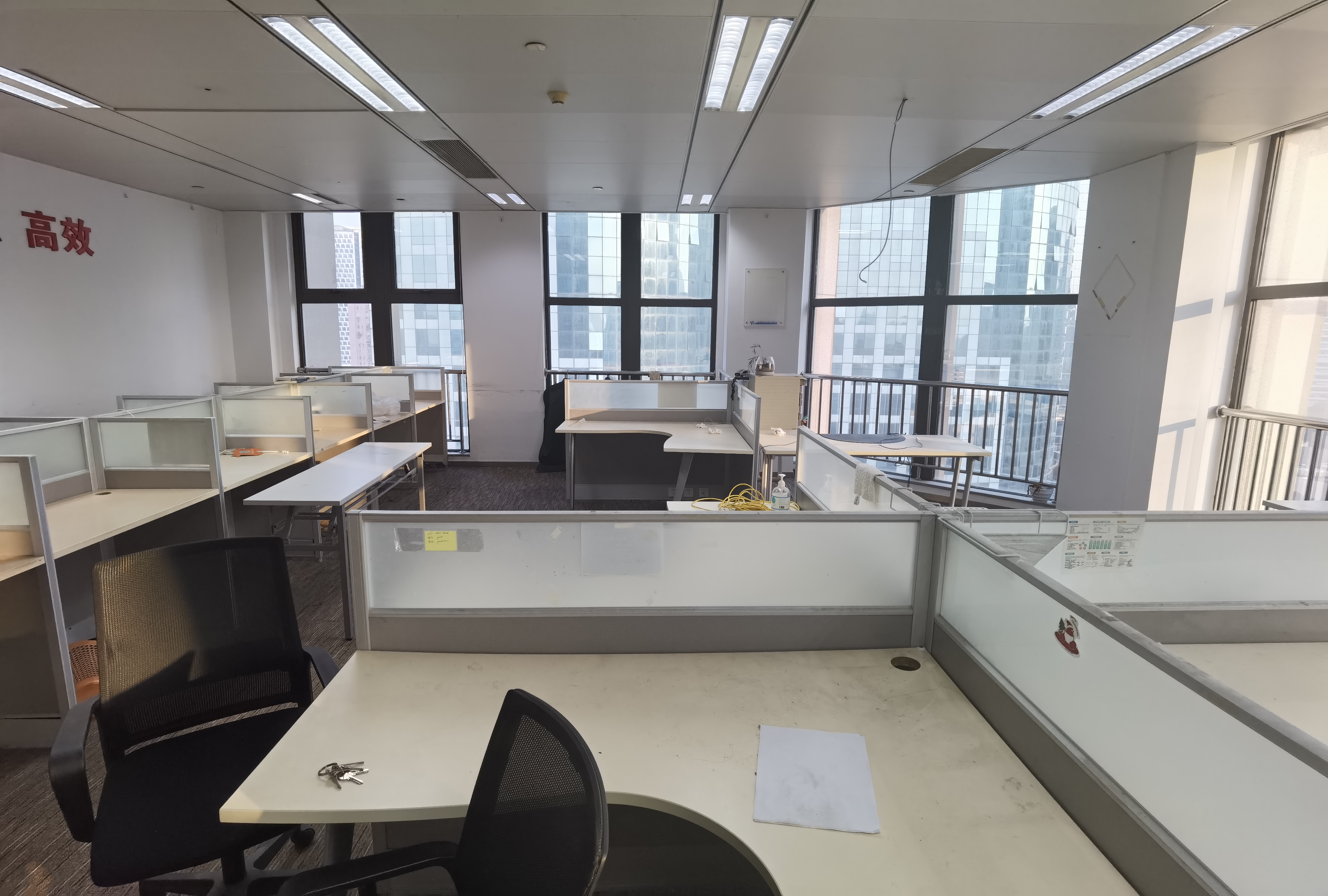 四川北路嘉杰国际广场217平米写字楼出租