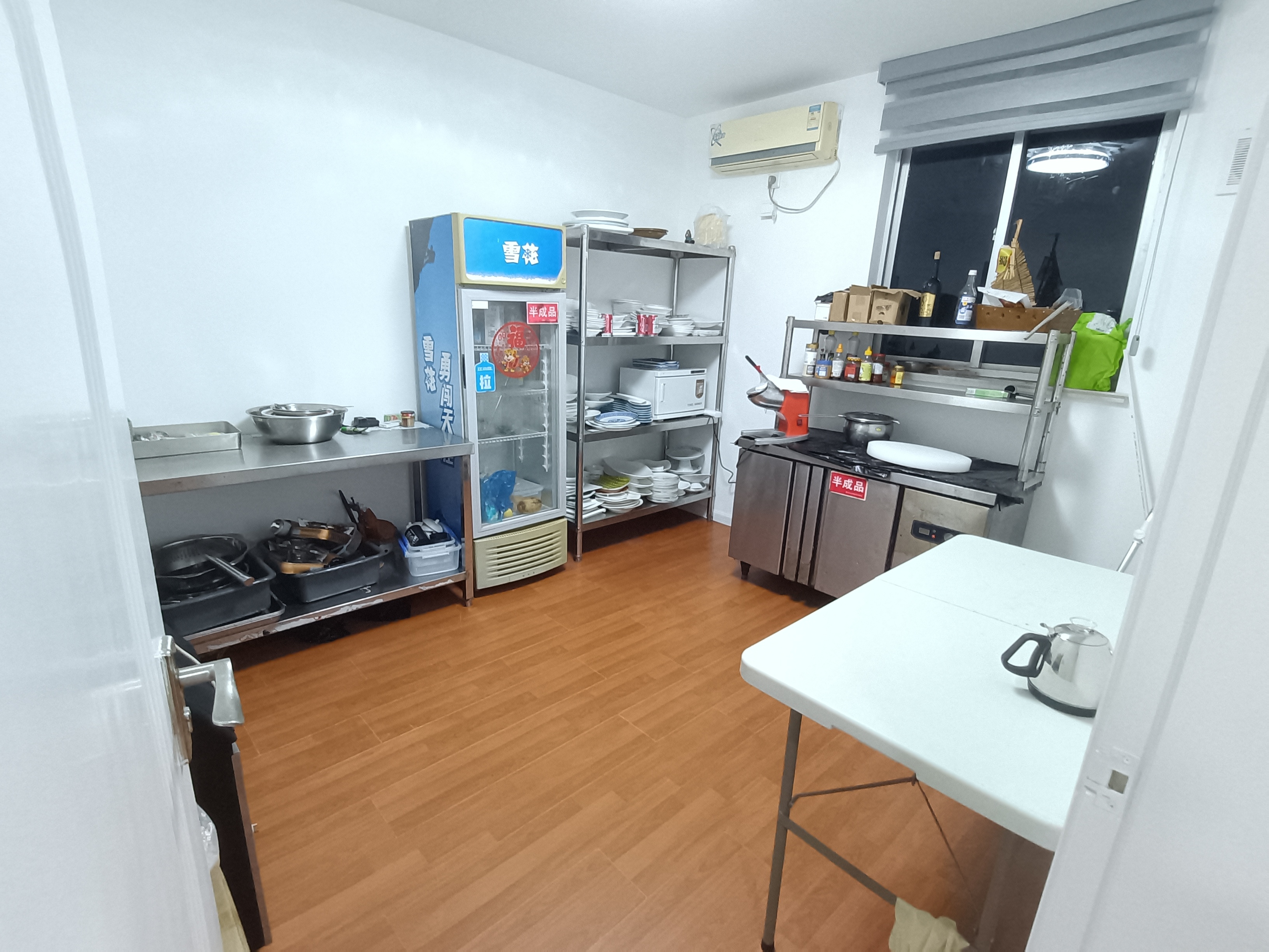 南京西路申银发展大厦153平米写字楼出租