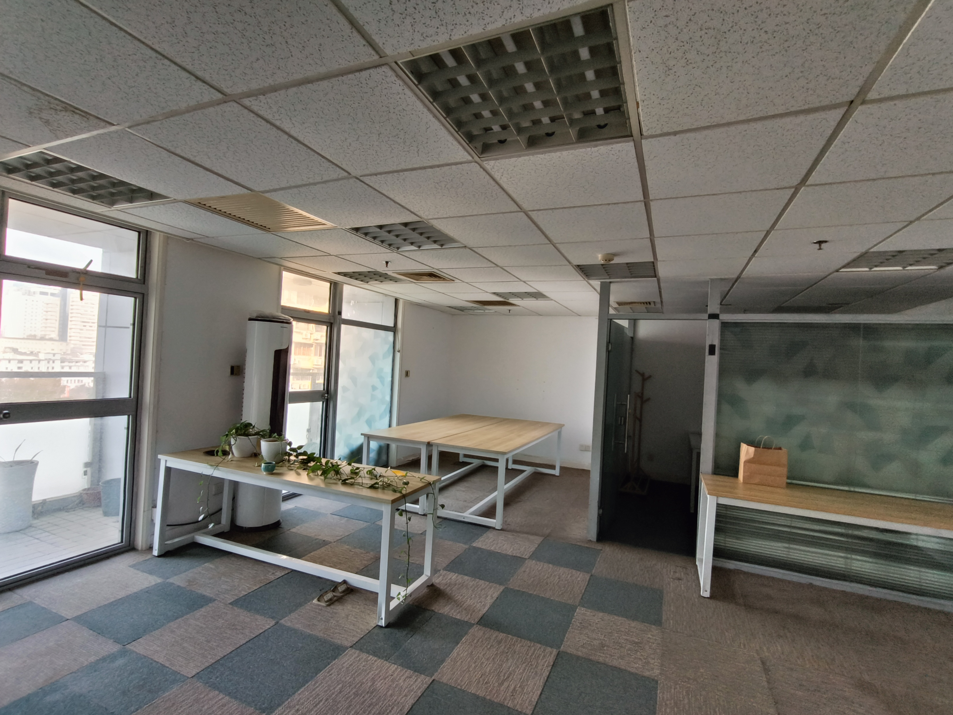 淮海中路淮海中华大厦78平米写字楼出租