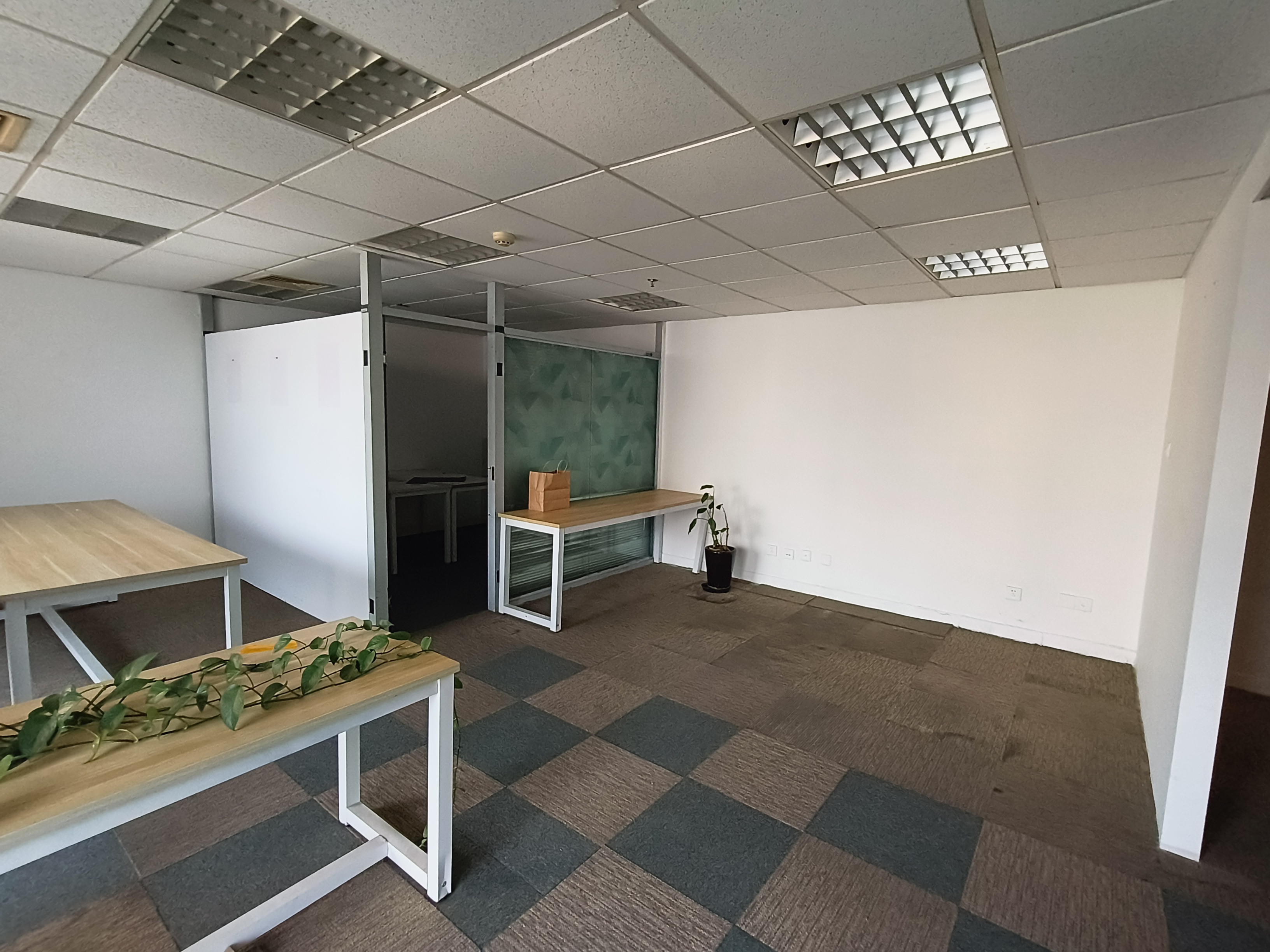 淮海中路淮海中华大厦78平米写字楼出租