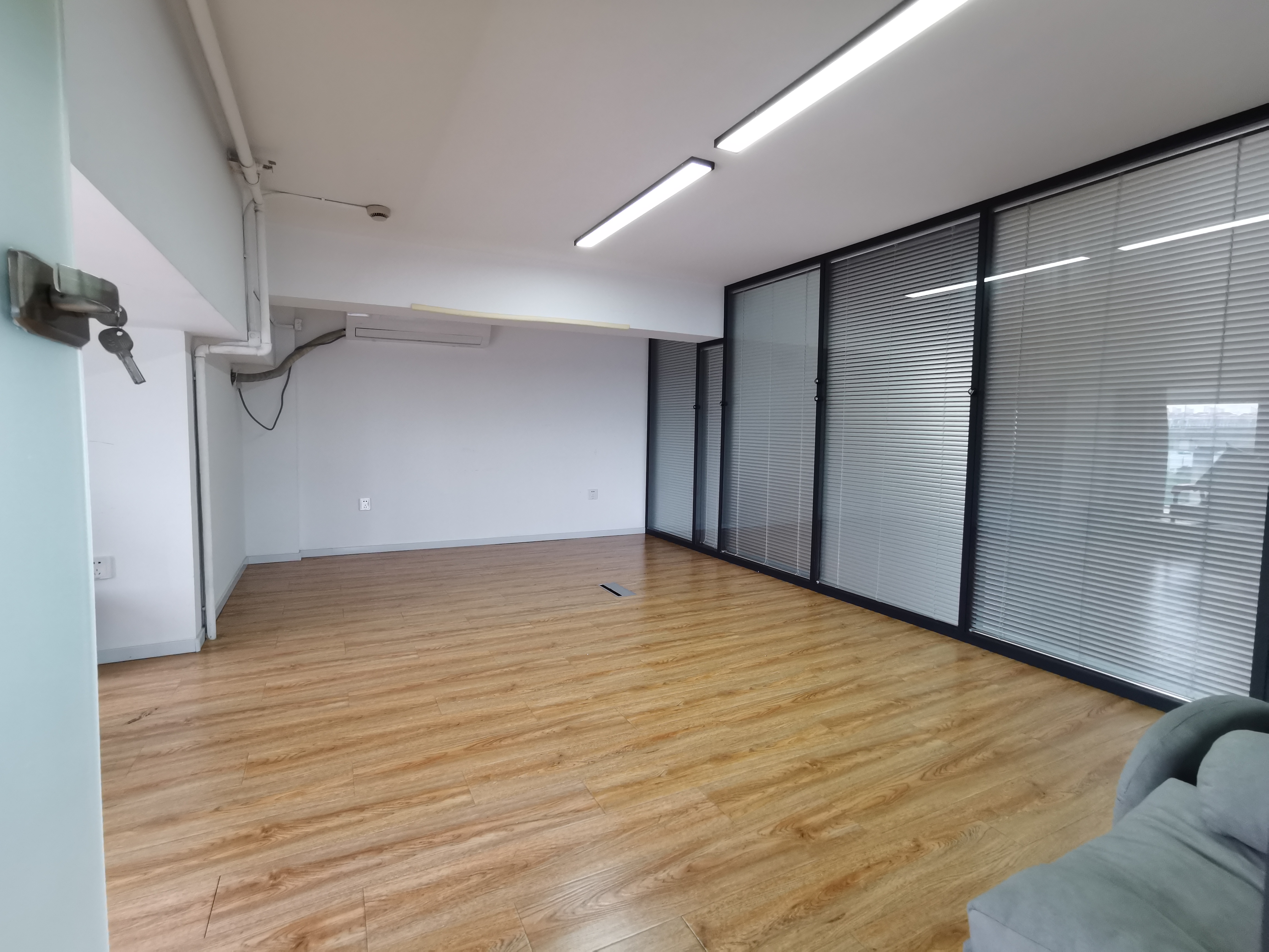 七宝万科七宝国际127平米写字楼出租