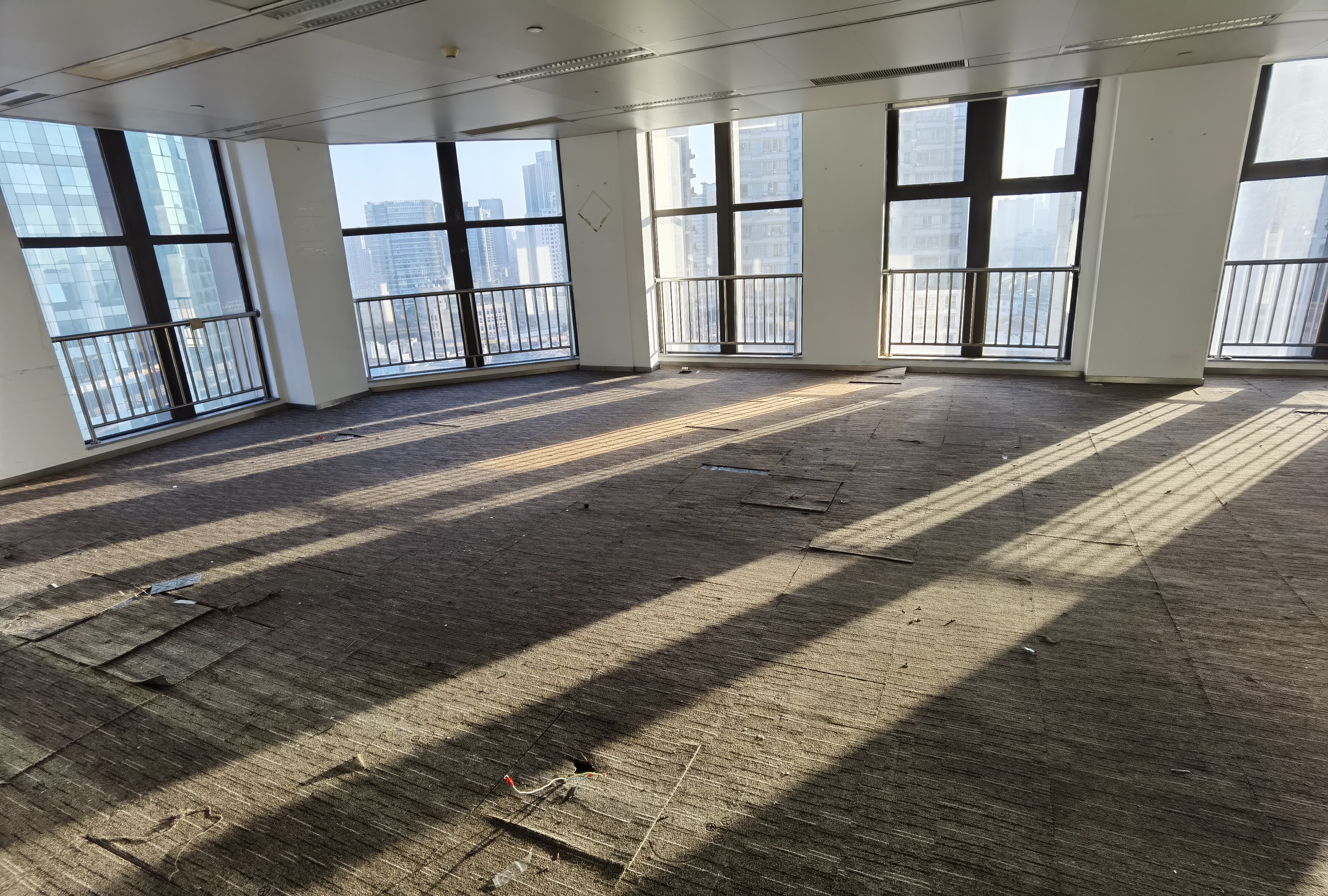 四川北路嘉杰国际广场217平米写字楼出租