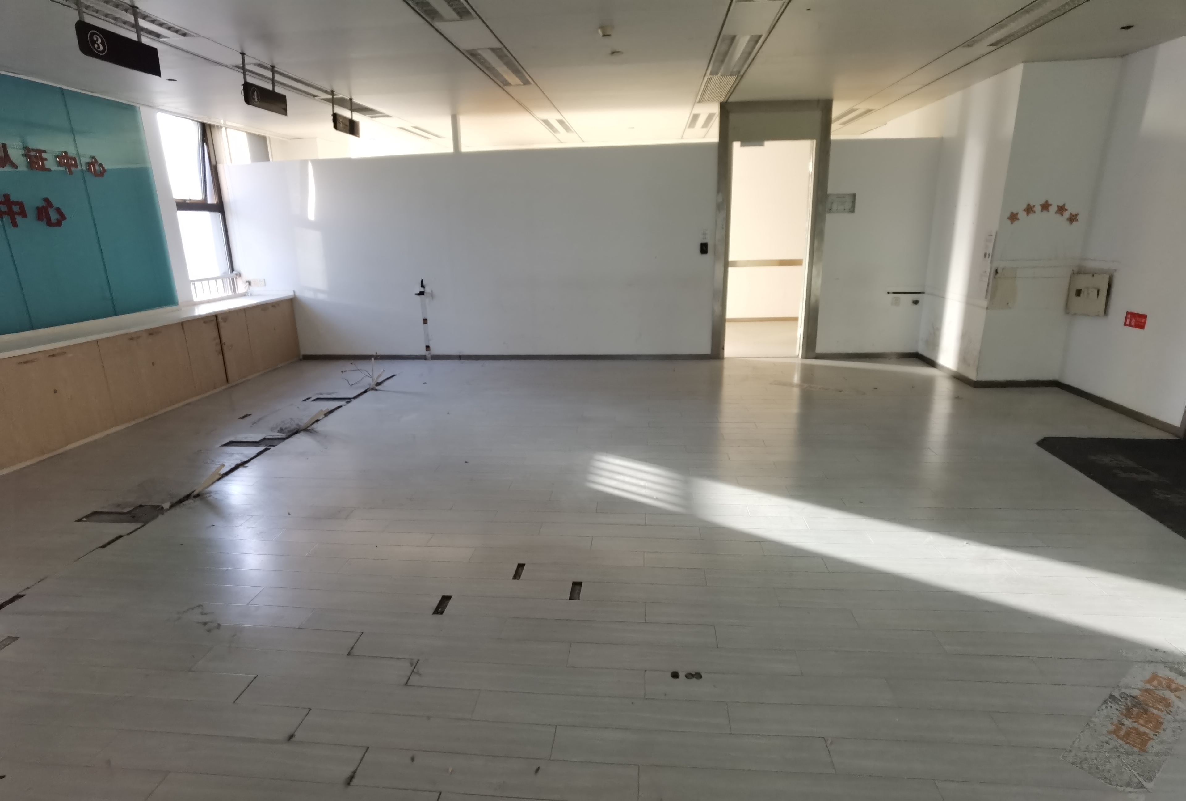 四川北路嘉杰国际广场217平米写字楼出租