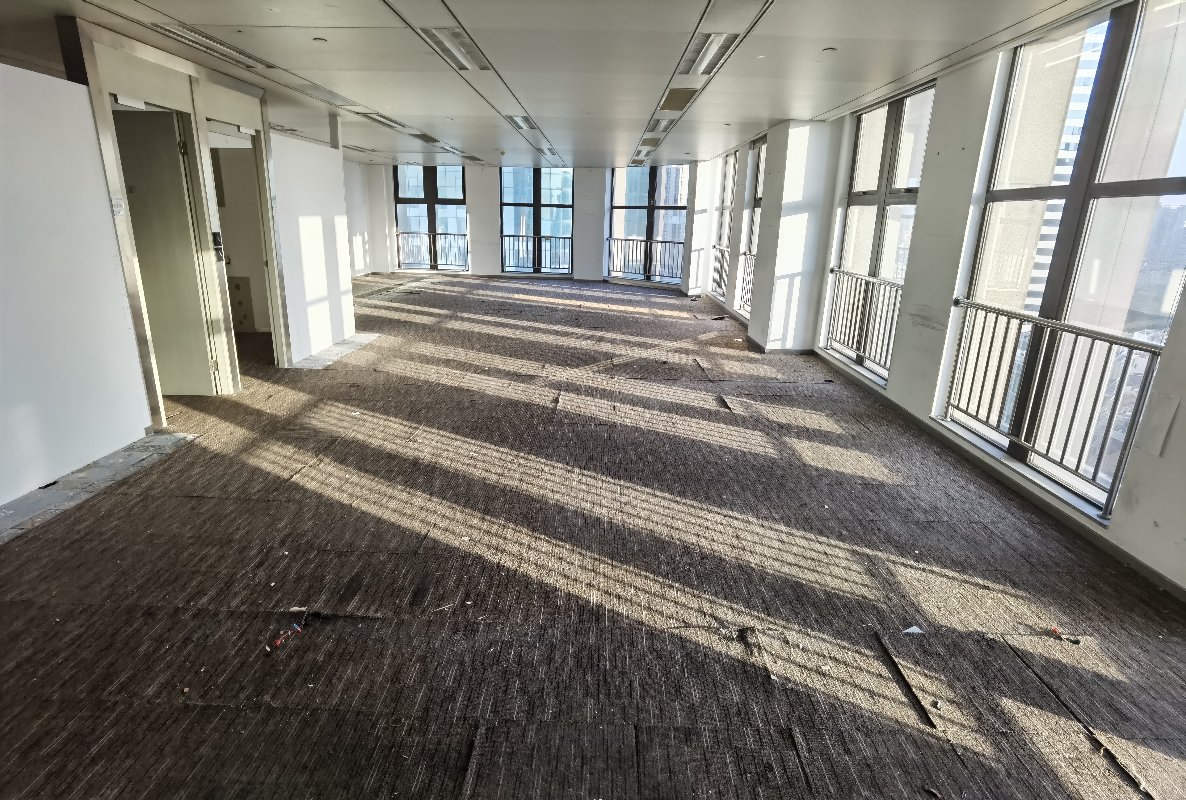 四川北路嘉杰国际广场217平米写字楼出租