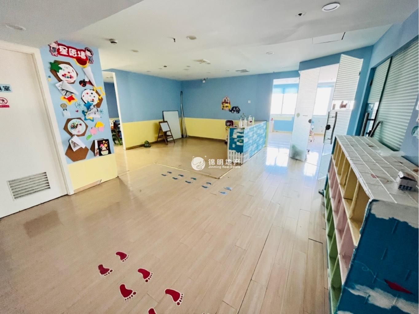 南京西路和一大厦400平米写字楼出租