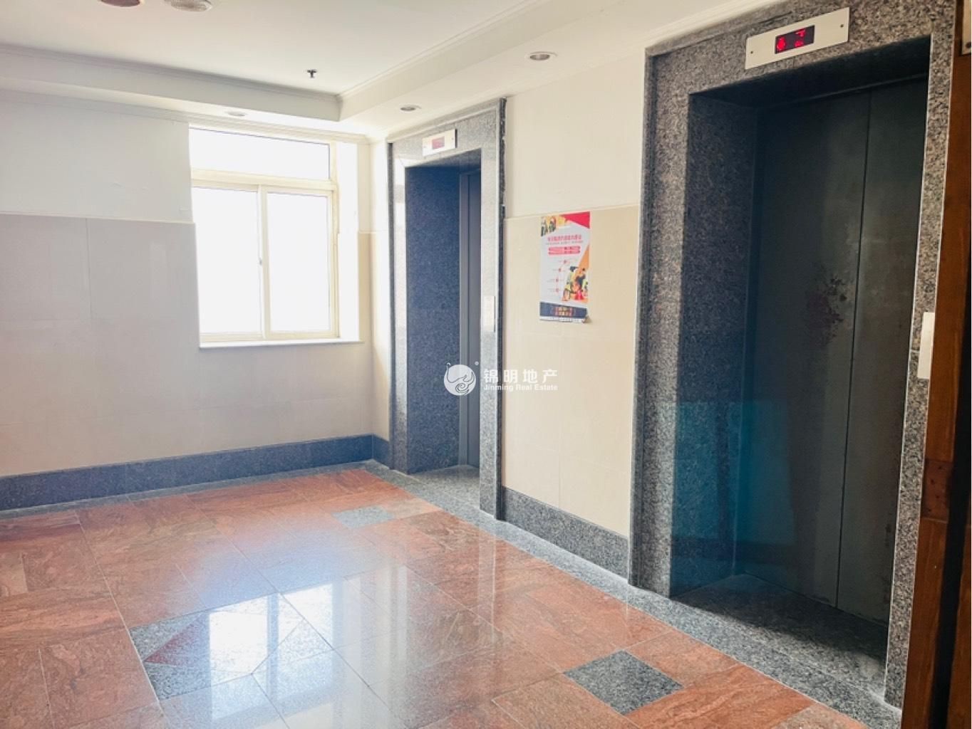 南京西路和一大厦200平米写字楼出租