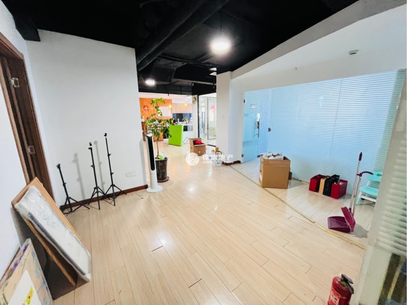 南京西路和一大厦200平米写字楼出租