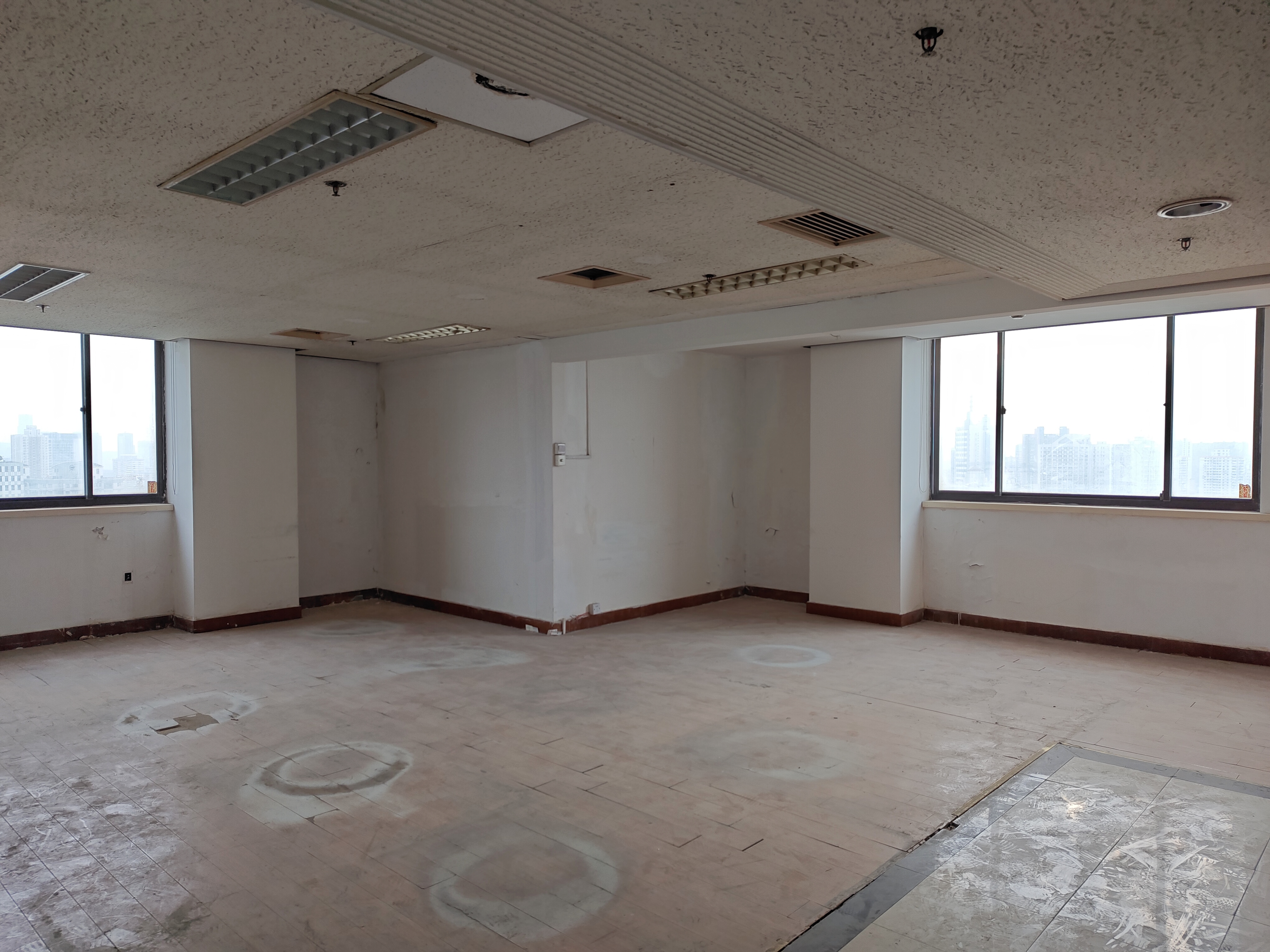 四川北路金陵国际大厦674平米写字楼出租