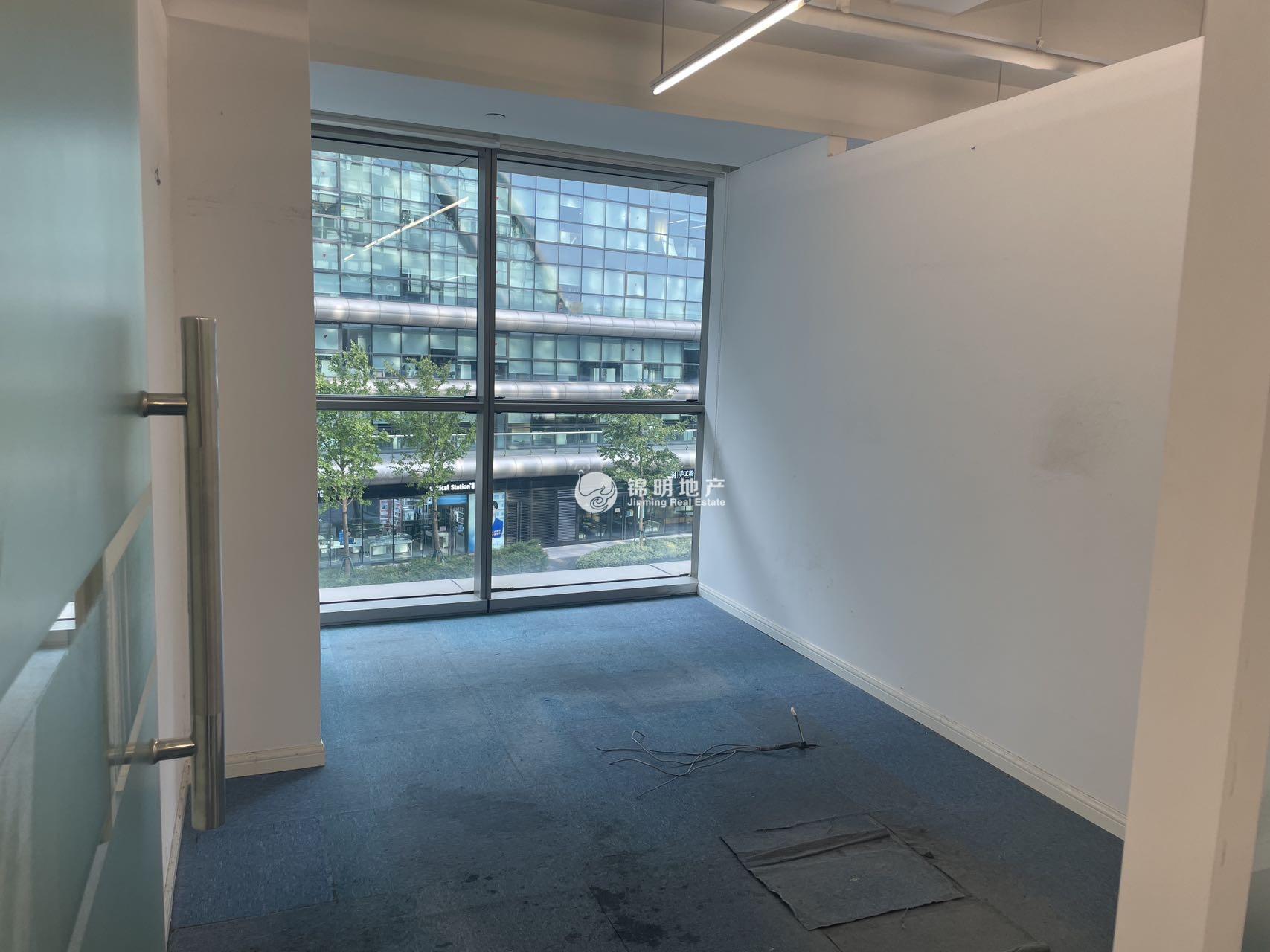 虹桥SKYBRIDGE HQ 天会268平米写字楼出租
