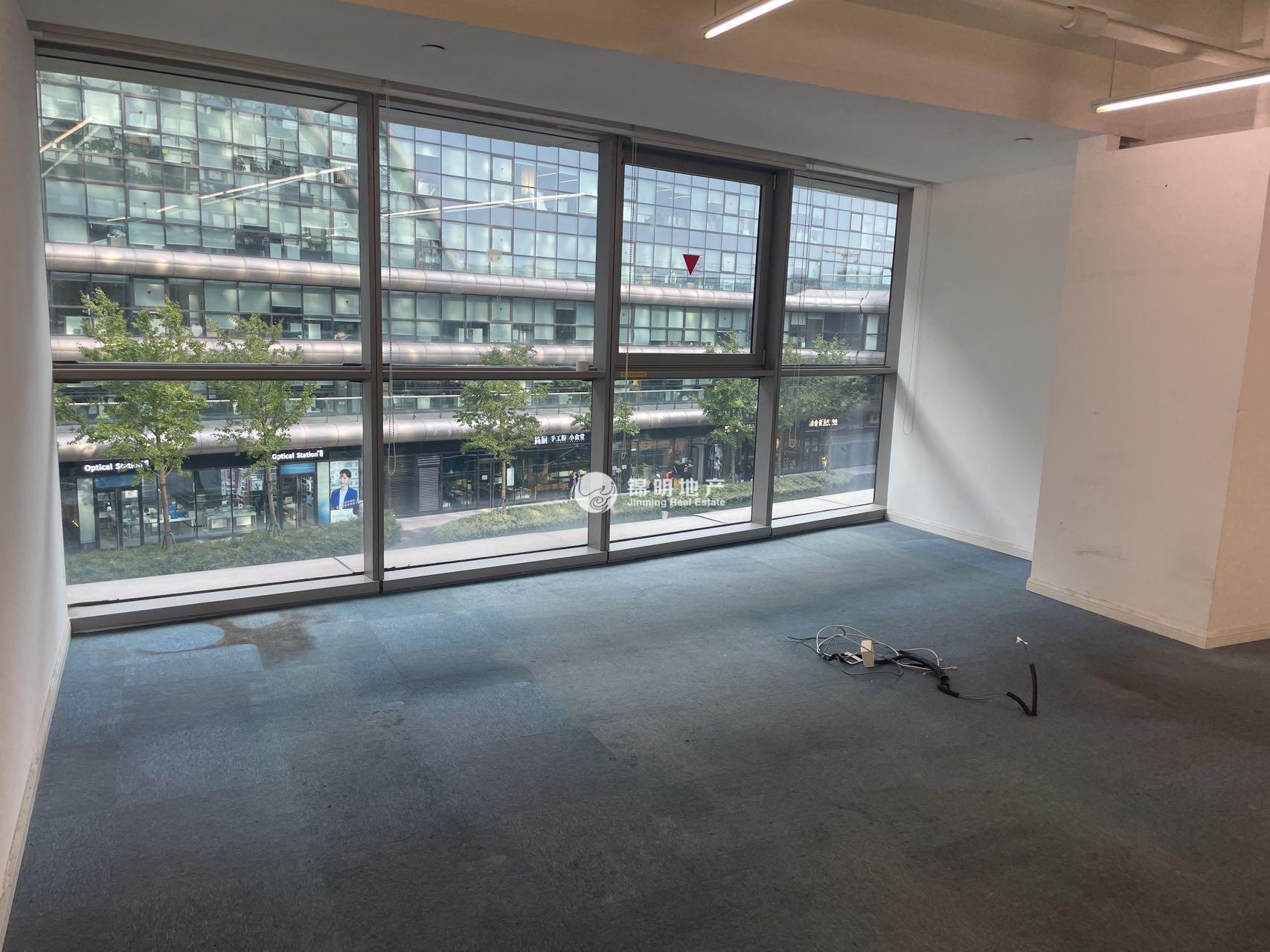 虹桥SKYBRIDGE HQ 天会268平米写字楼出租