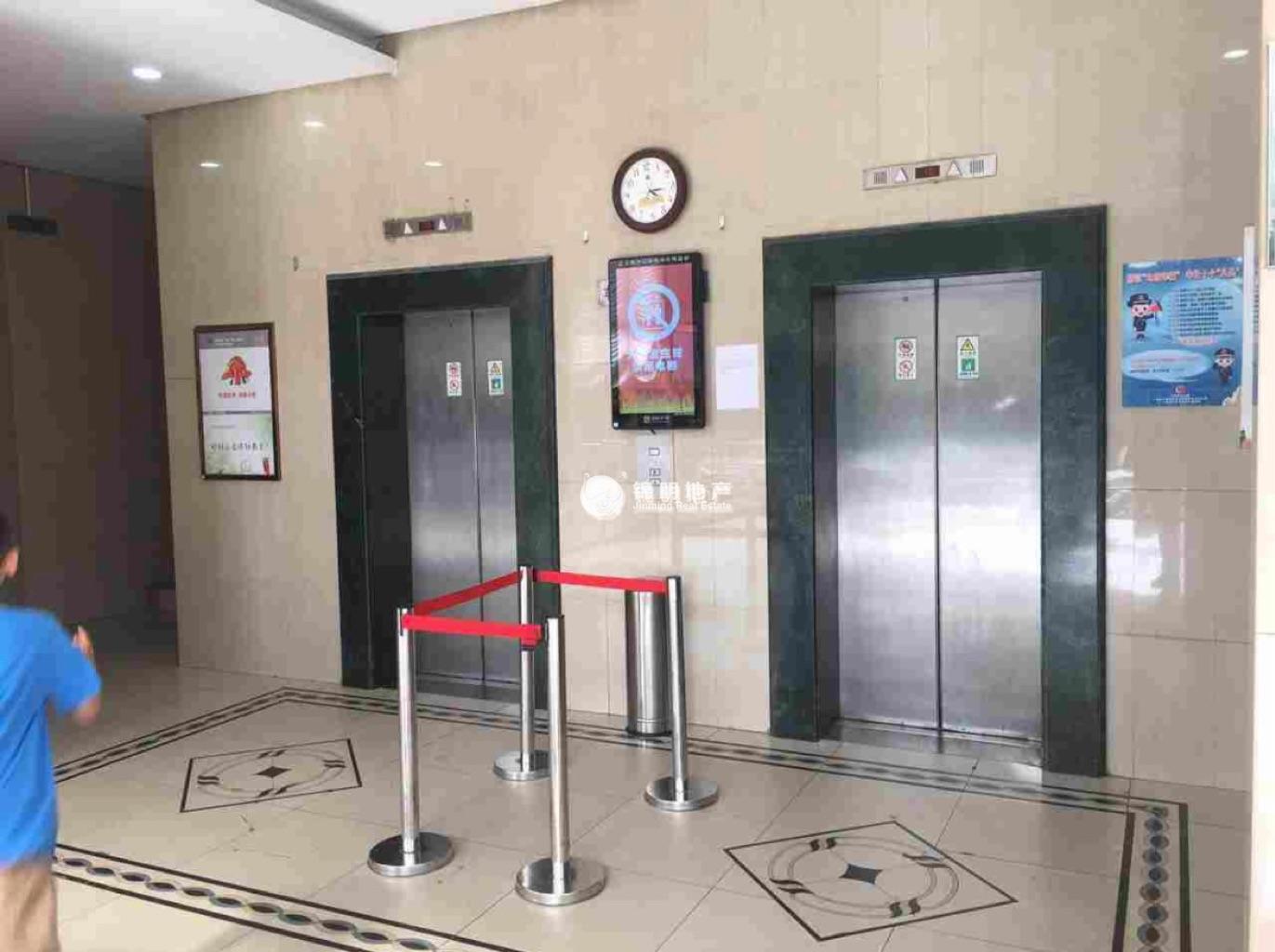 万体馆英雄大厦174平米写字楼出租