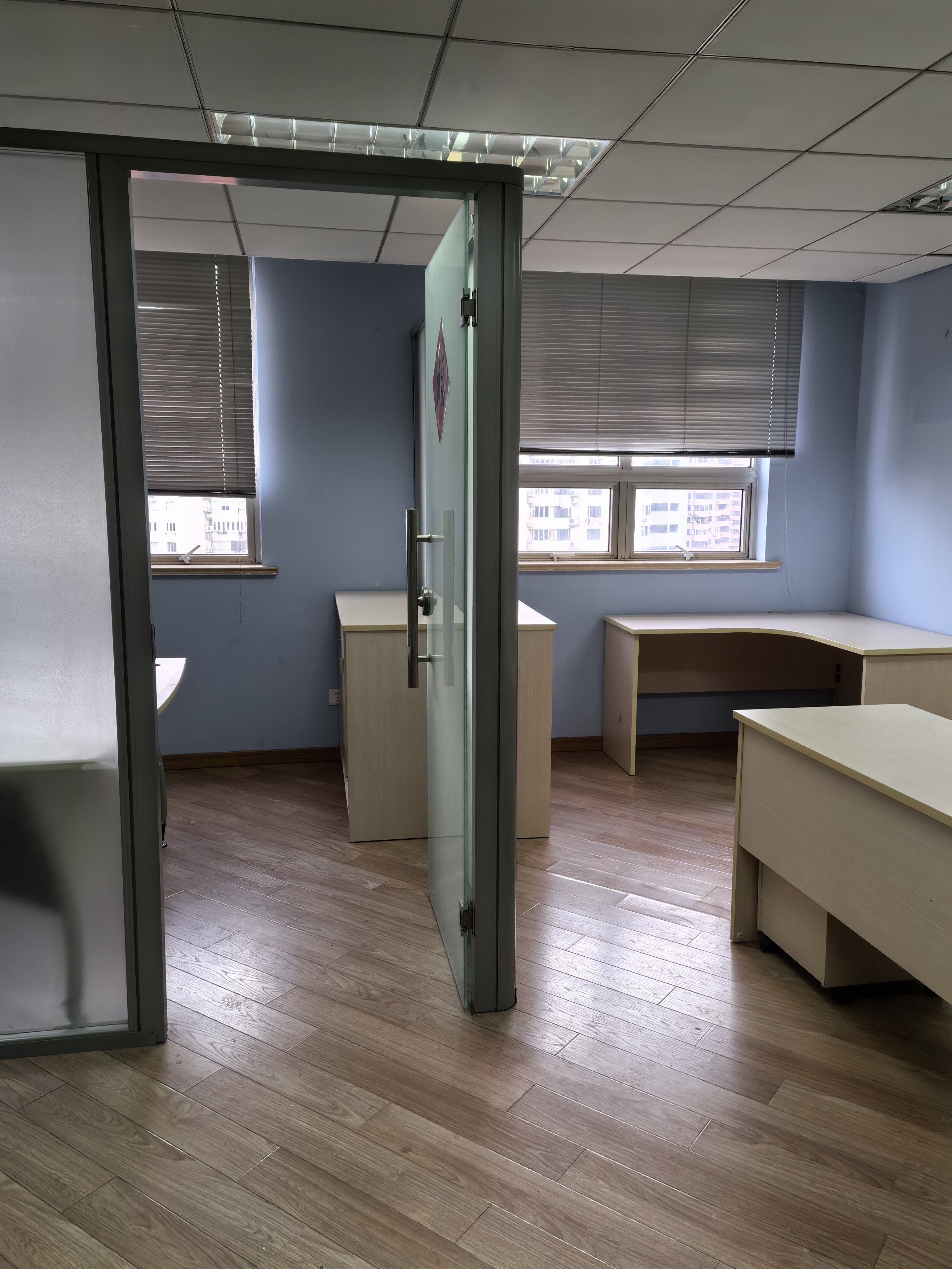 打浦桥致远大厦92平米写字楼出租