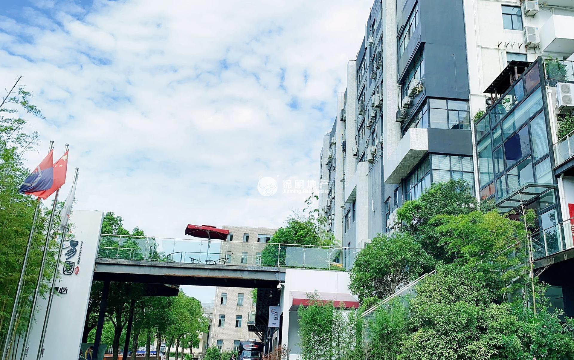 龙柏虹桥德必易园208平米写字楼出租