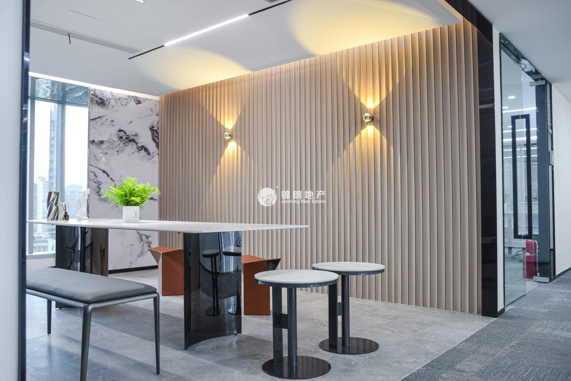 南京西路招商局广场158平米写字楼出租