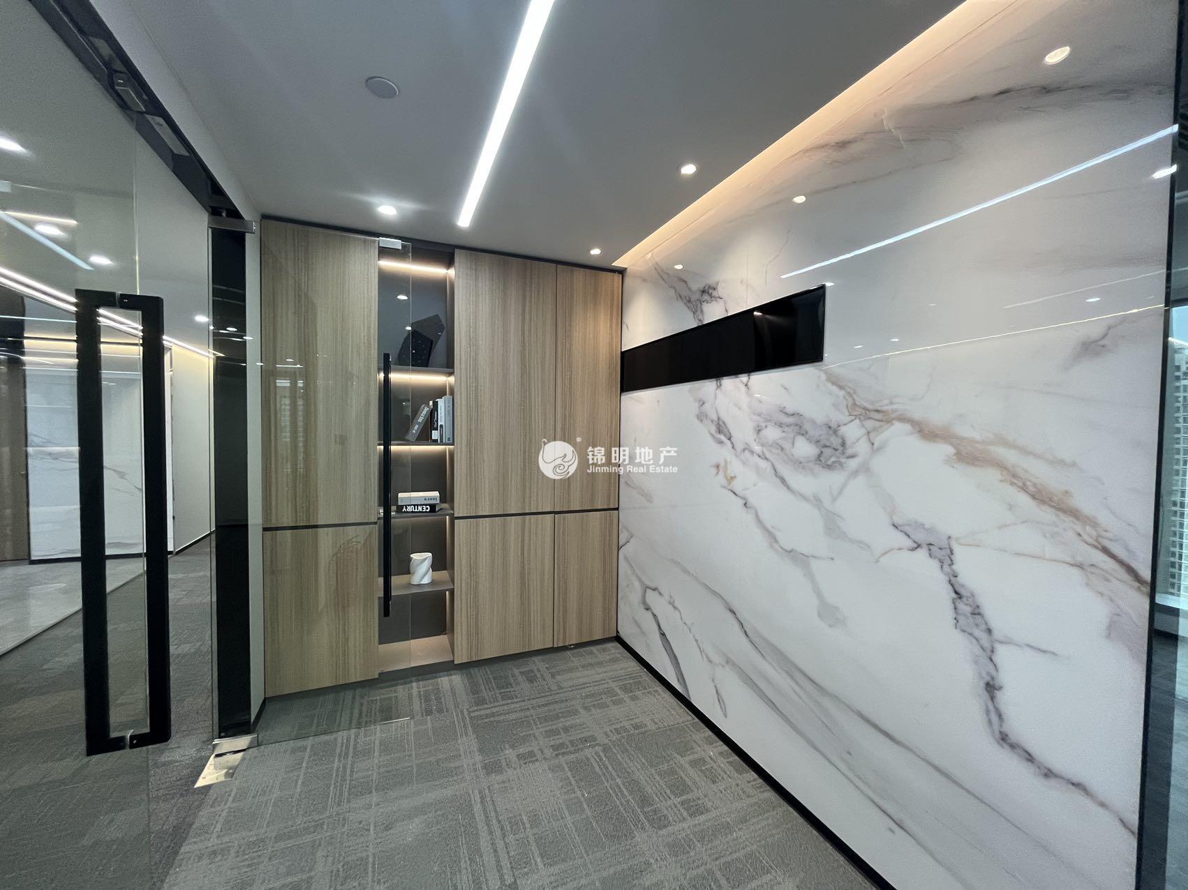 南京西路招商局广场158平米写字楼出租