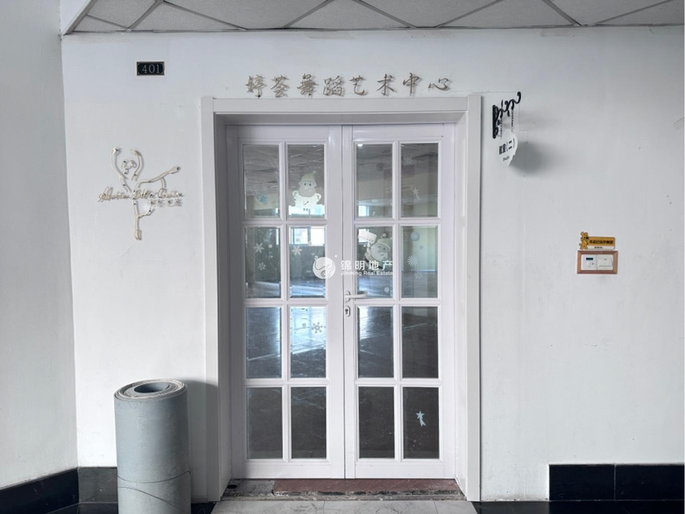 鞍山莱克大厦168平米写字楼出租