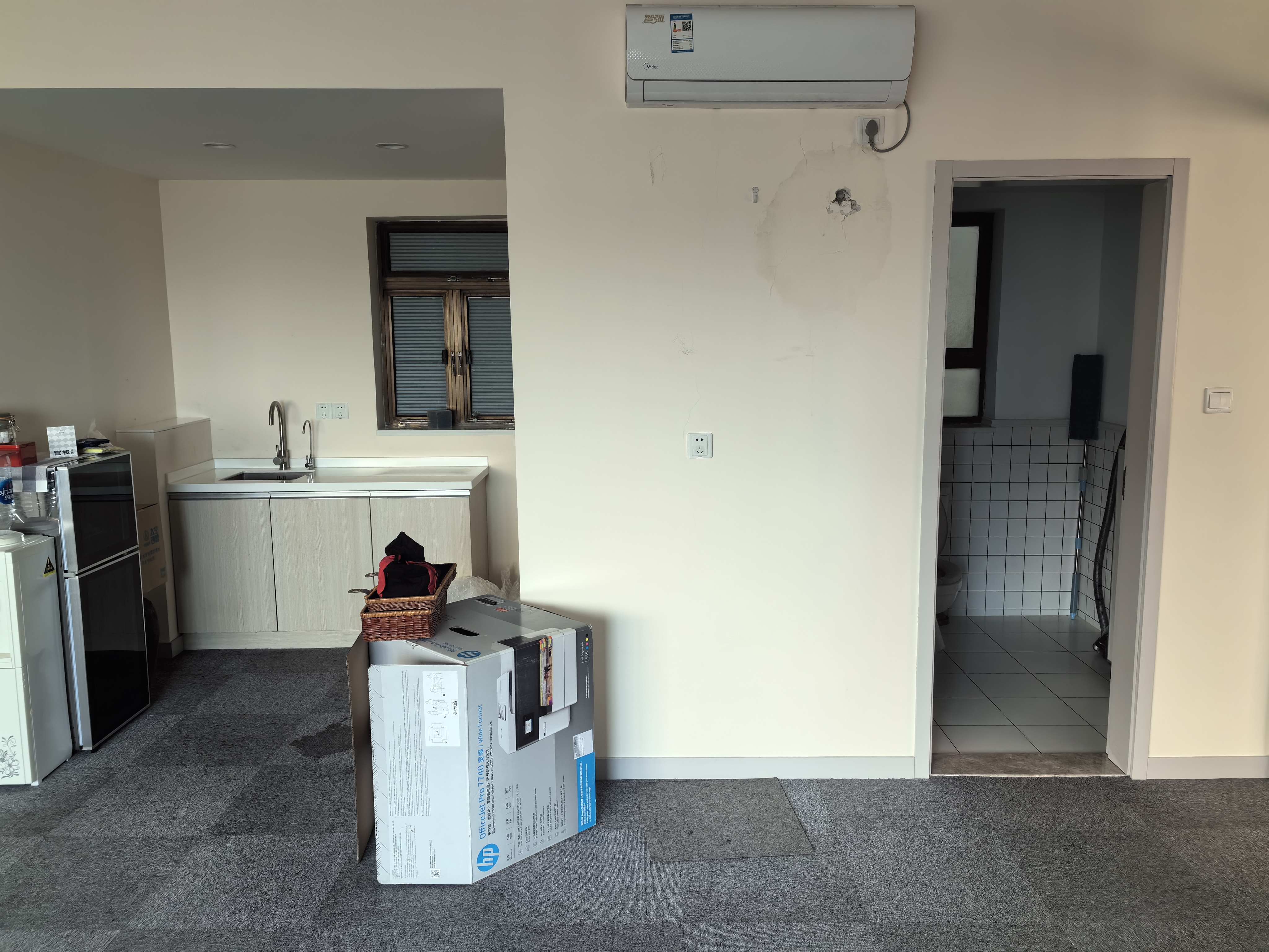 万体馆华富大厦106平米写字楼出租