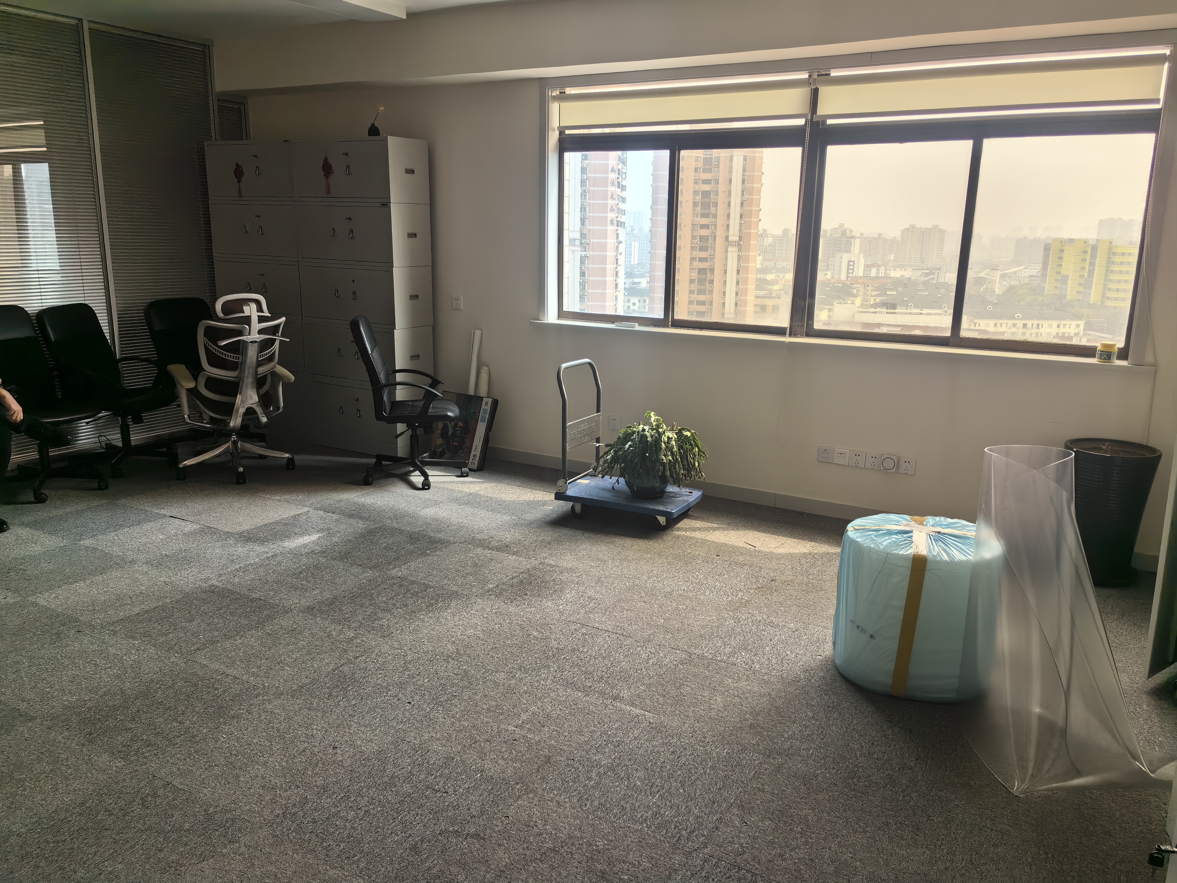 万体馆华富大厦106平米写字楼出租