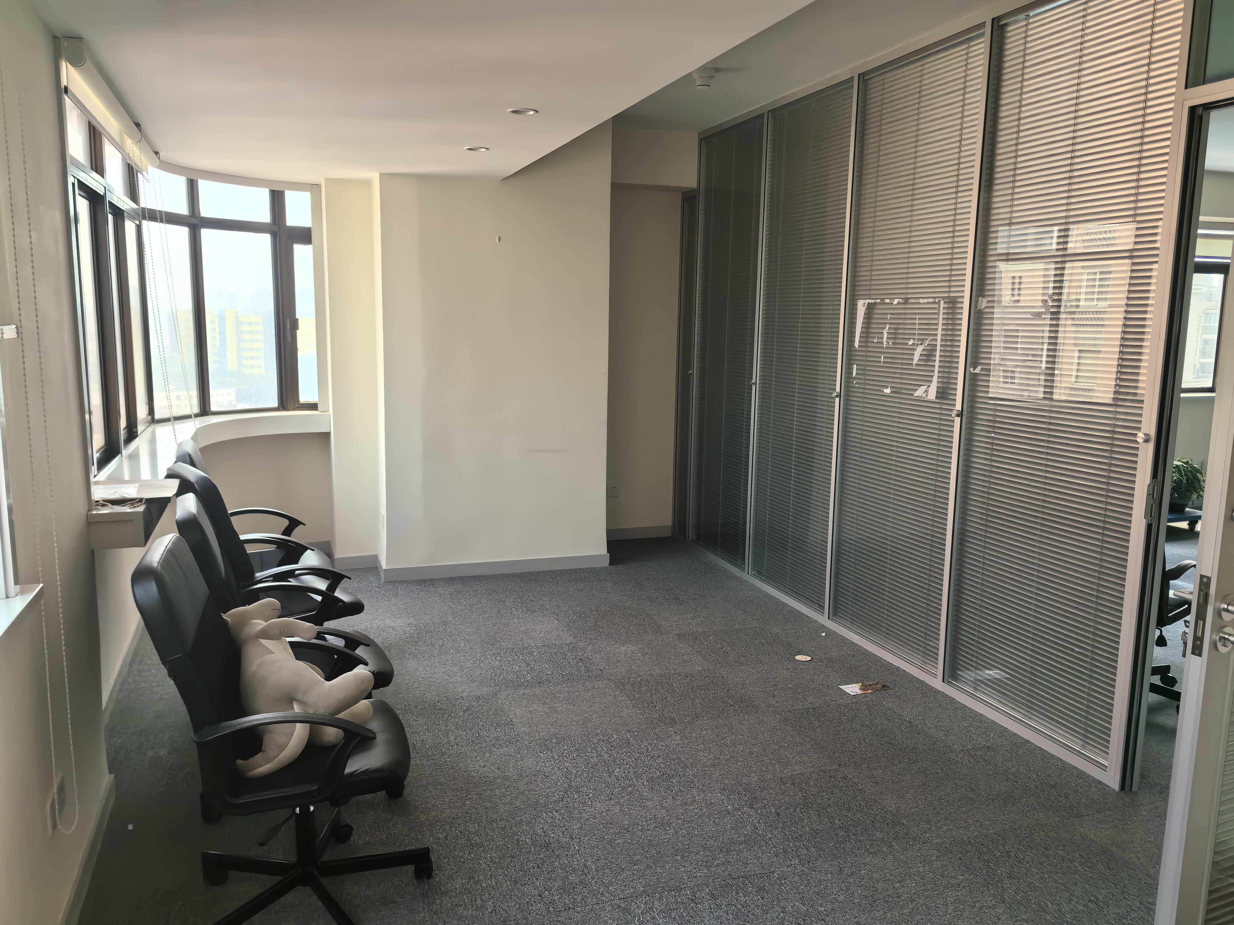 万体馆华富大厦106平米写字楼出租