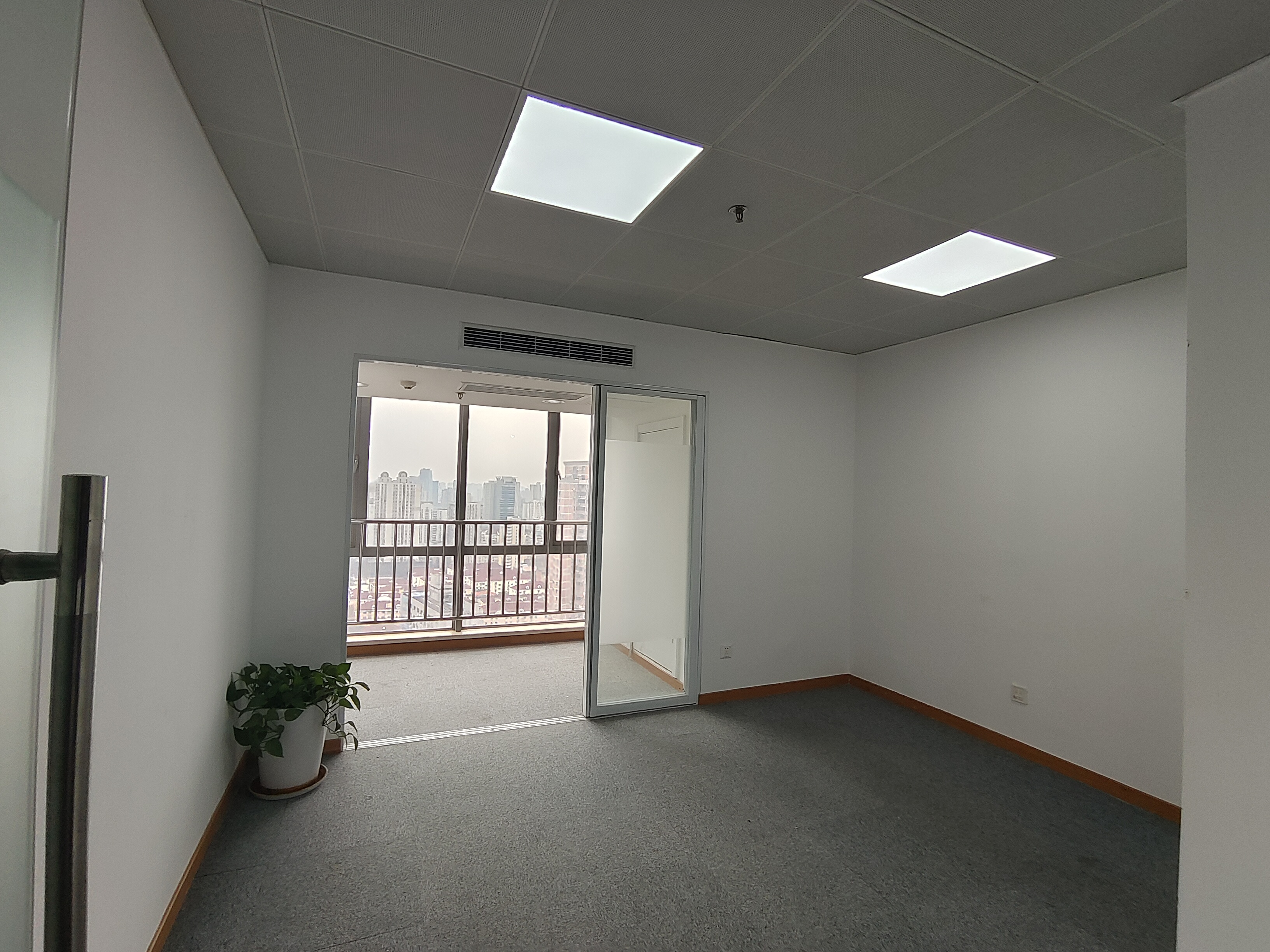 中山公园华宁国际广场88平米写字楼出租