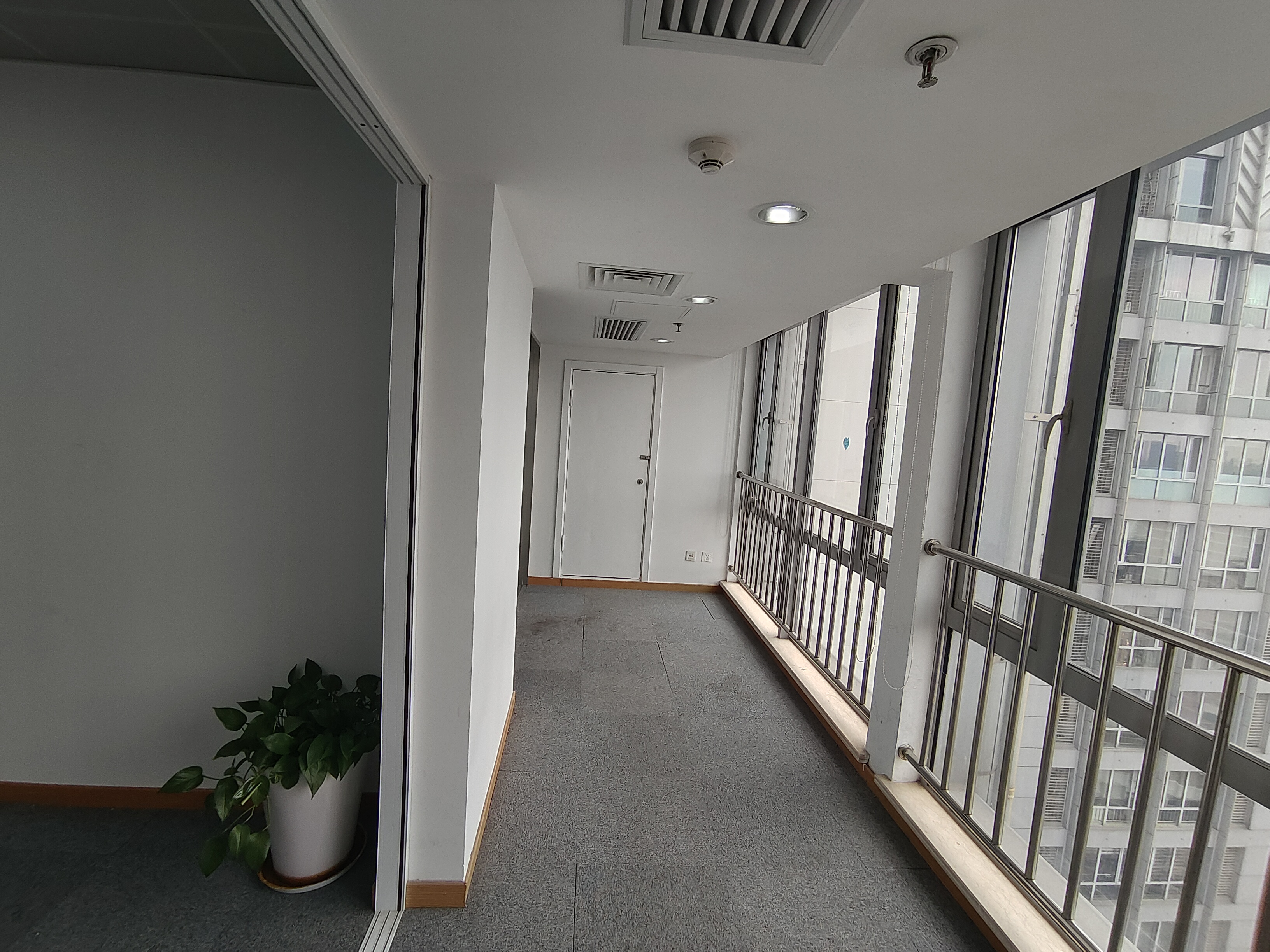 中山公园华宁国际广场88平米写字楼出租