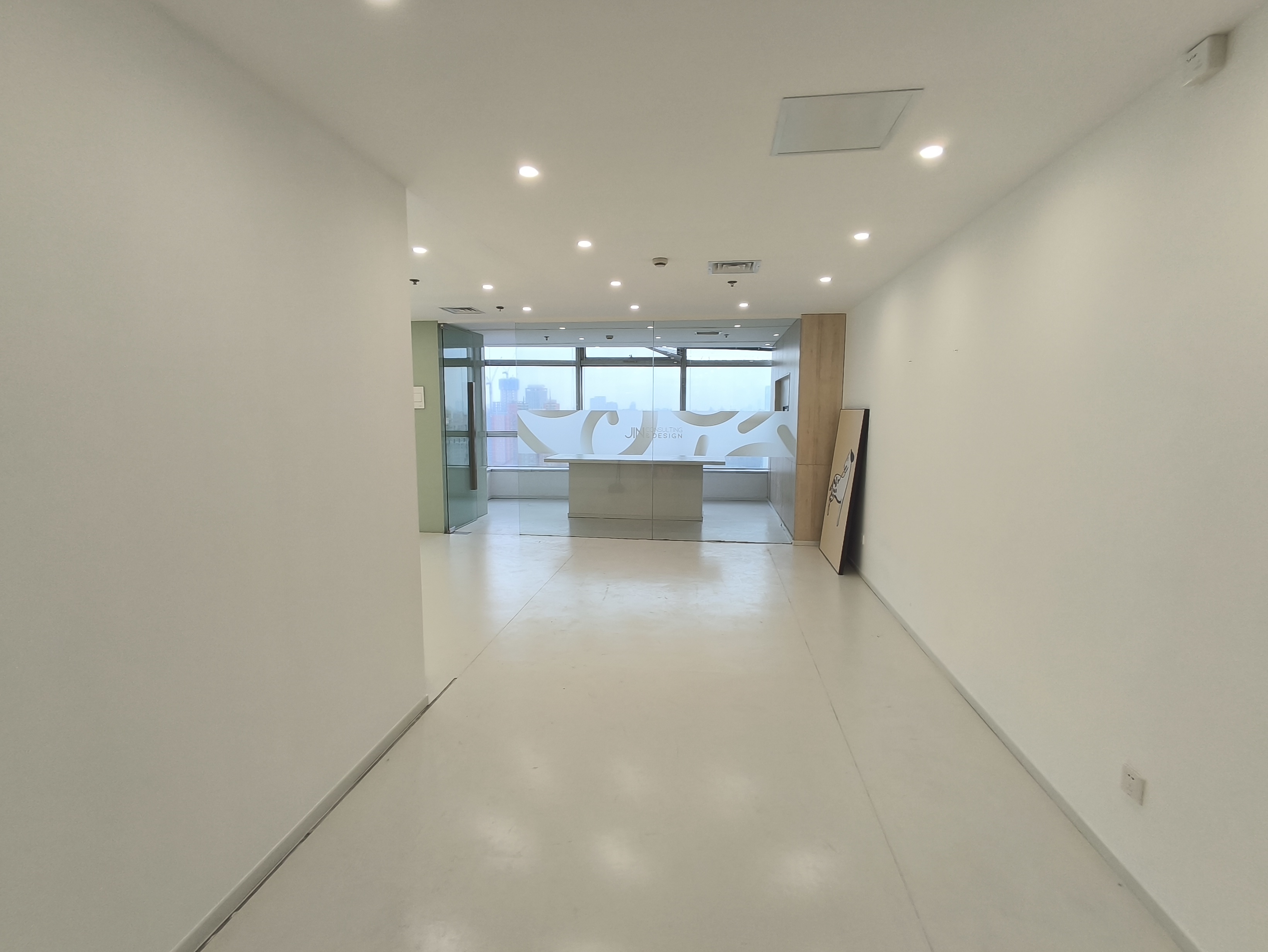 南京西路仲益大厦121平米写字楼出租