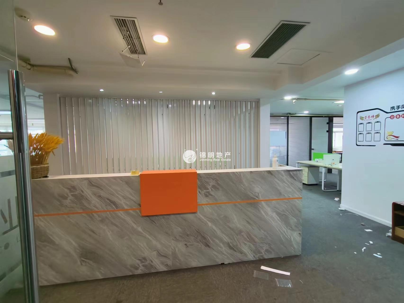 人民广场房地大厦203平米写字楼出租