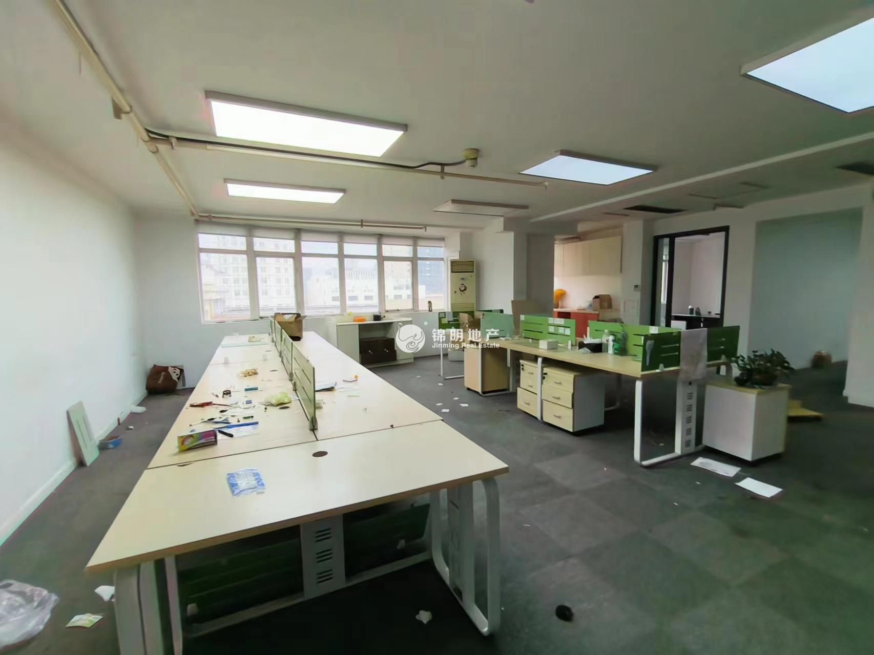 人民广场房地大厦203平米写字楼出租