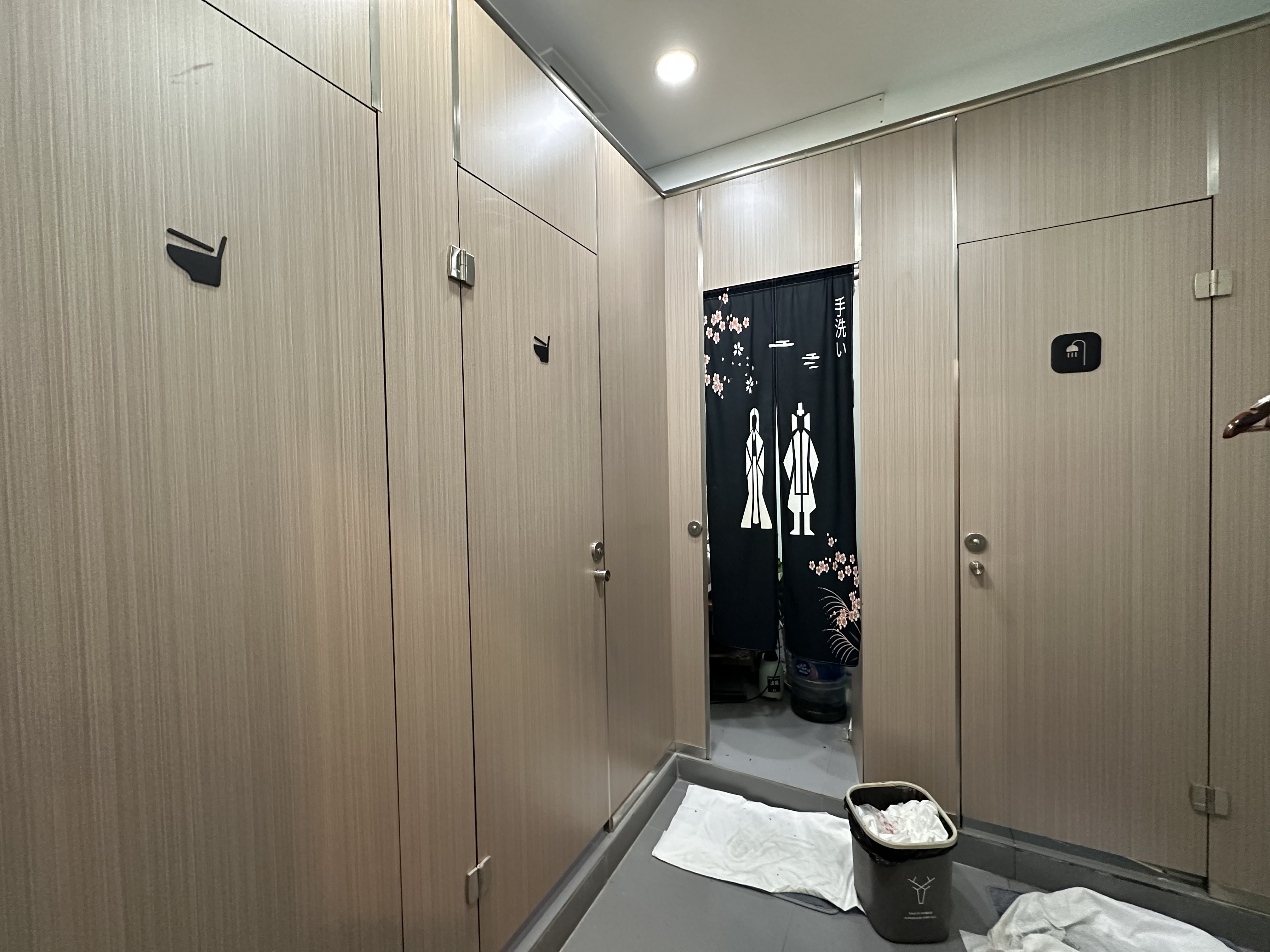 长寿路财富时代大厦225平米写字楼出租