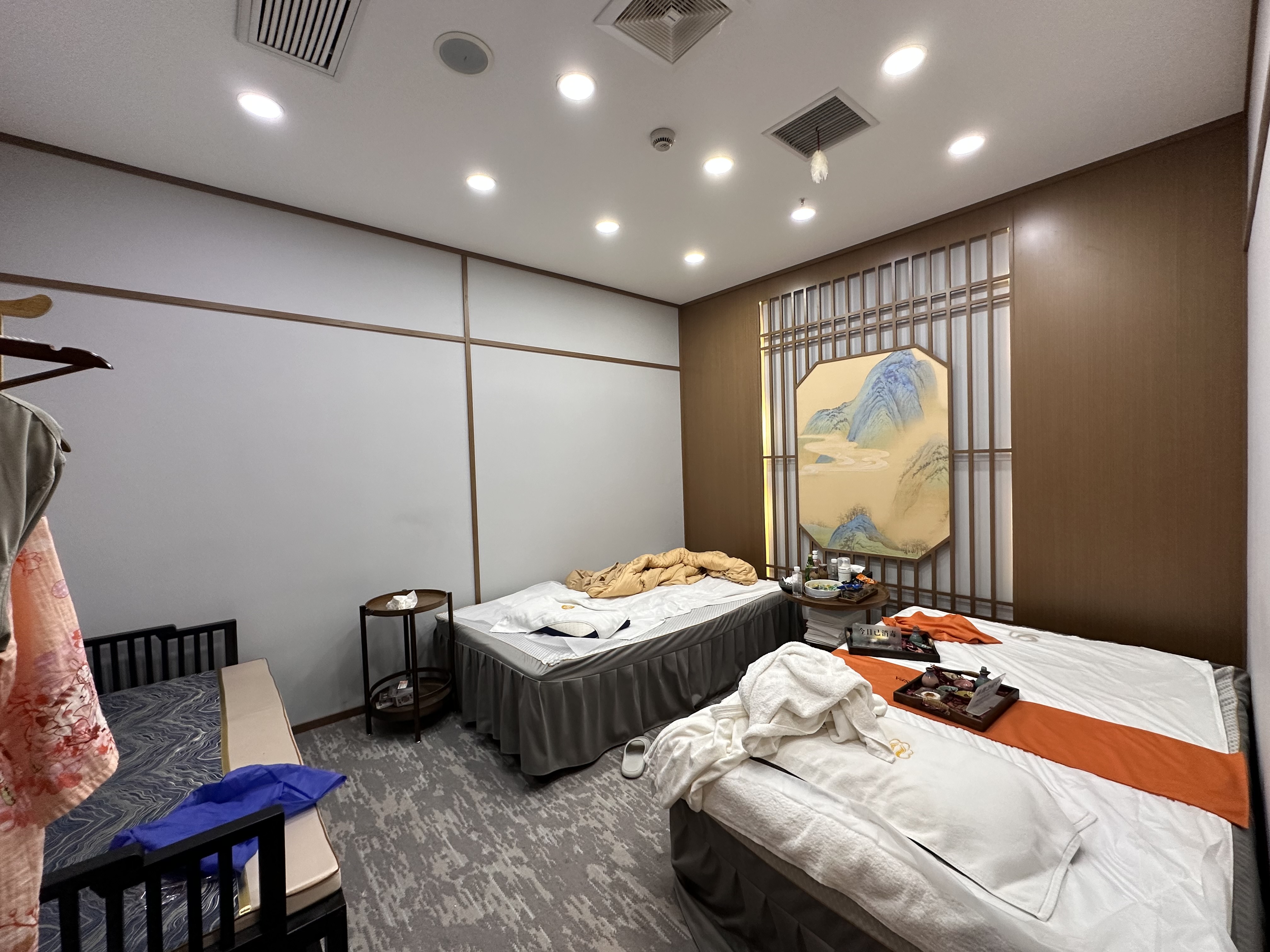 长寿路财富时代大厦225平米写字楼出租