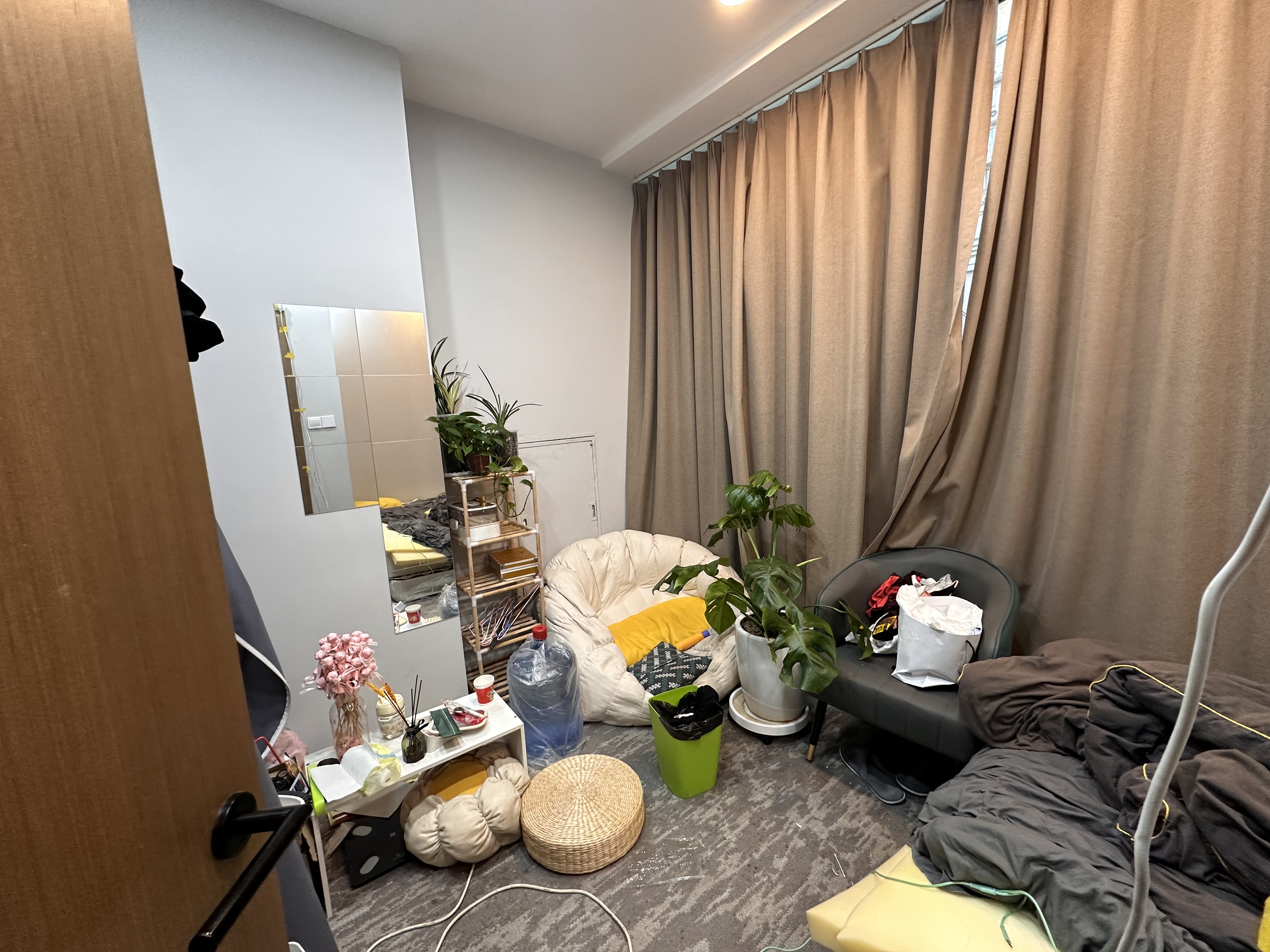 长寿路财富时代大厦225平米写字楼出租