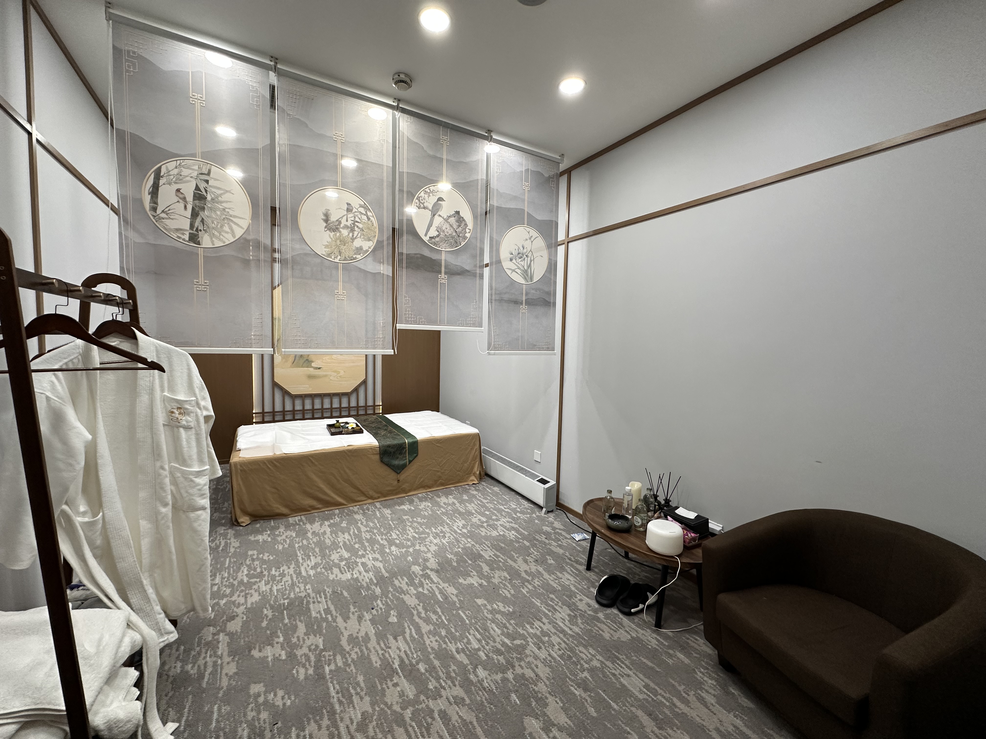 长寿路财富时代大厦225平米写字楼出租