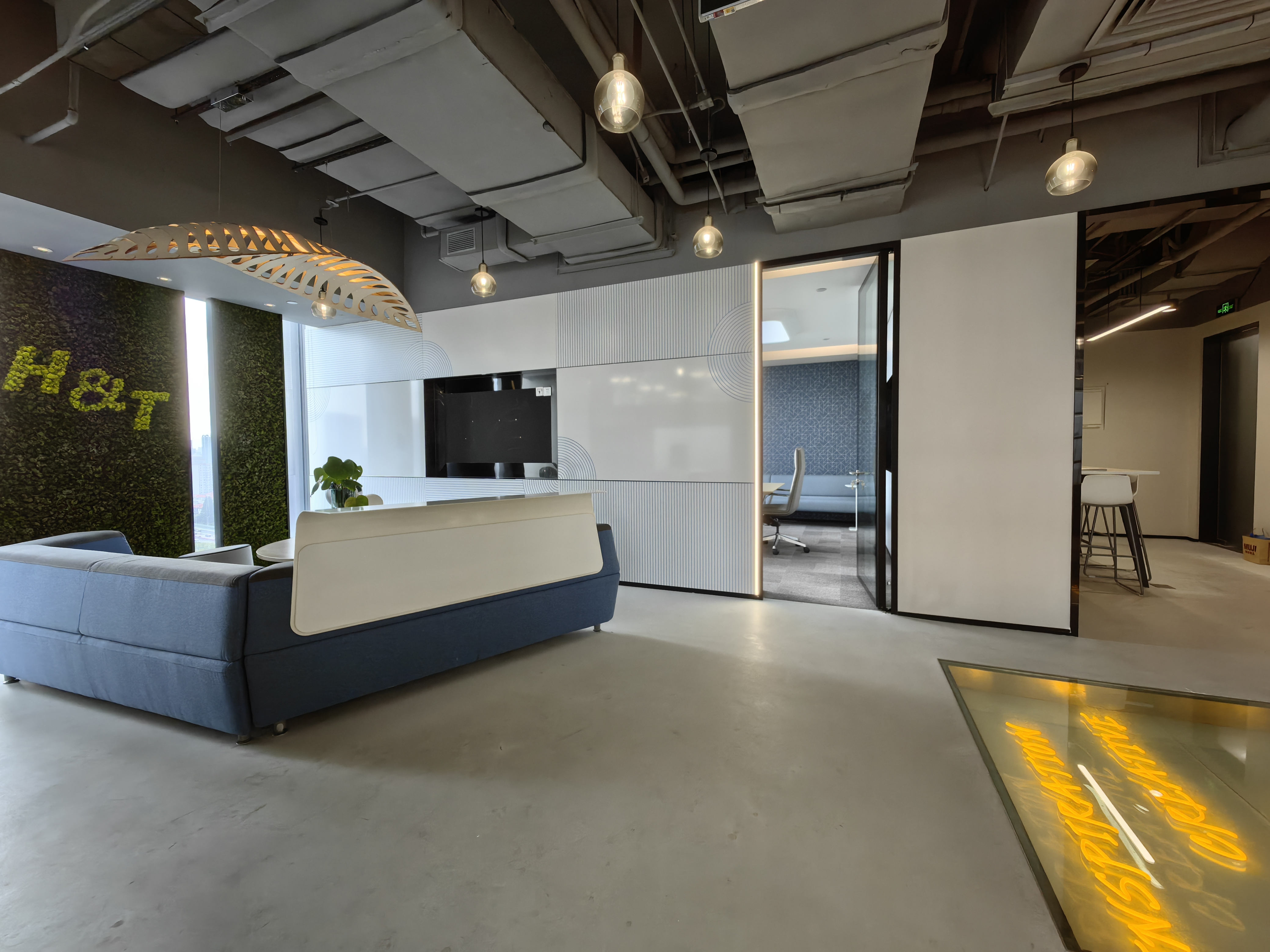 龙华上海绿地中心一期271平米写字楼出租