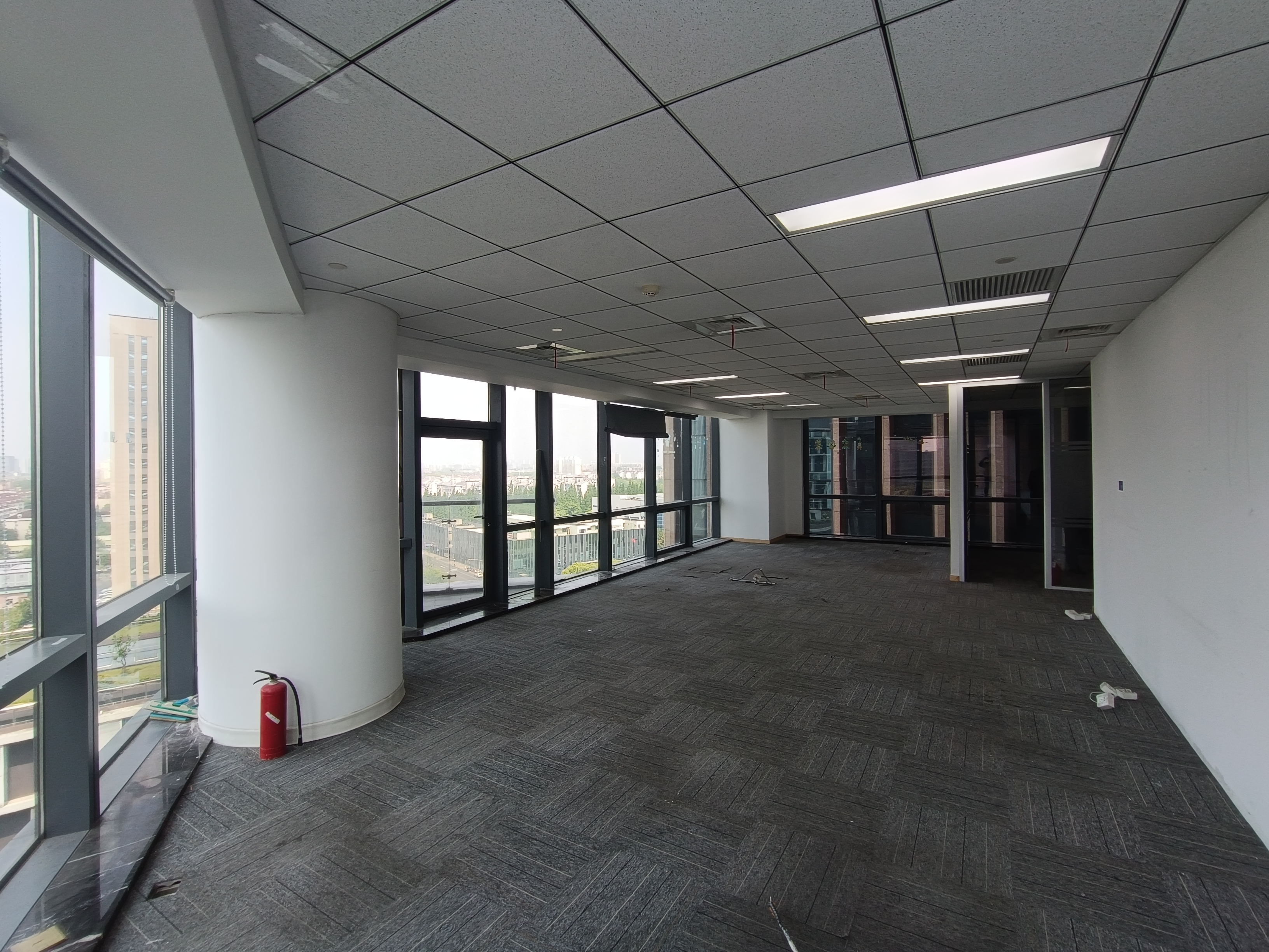 莘庄世宏金源中心152平米写字楼出租