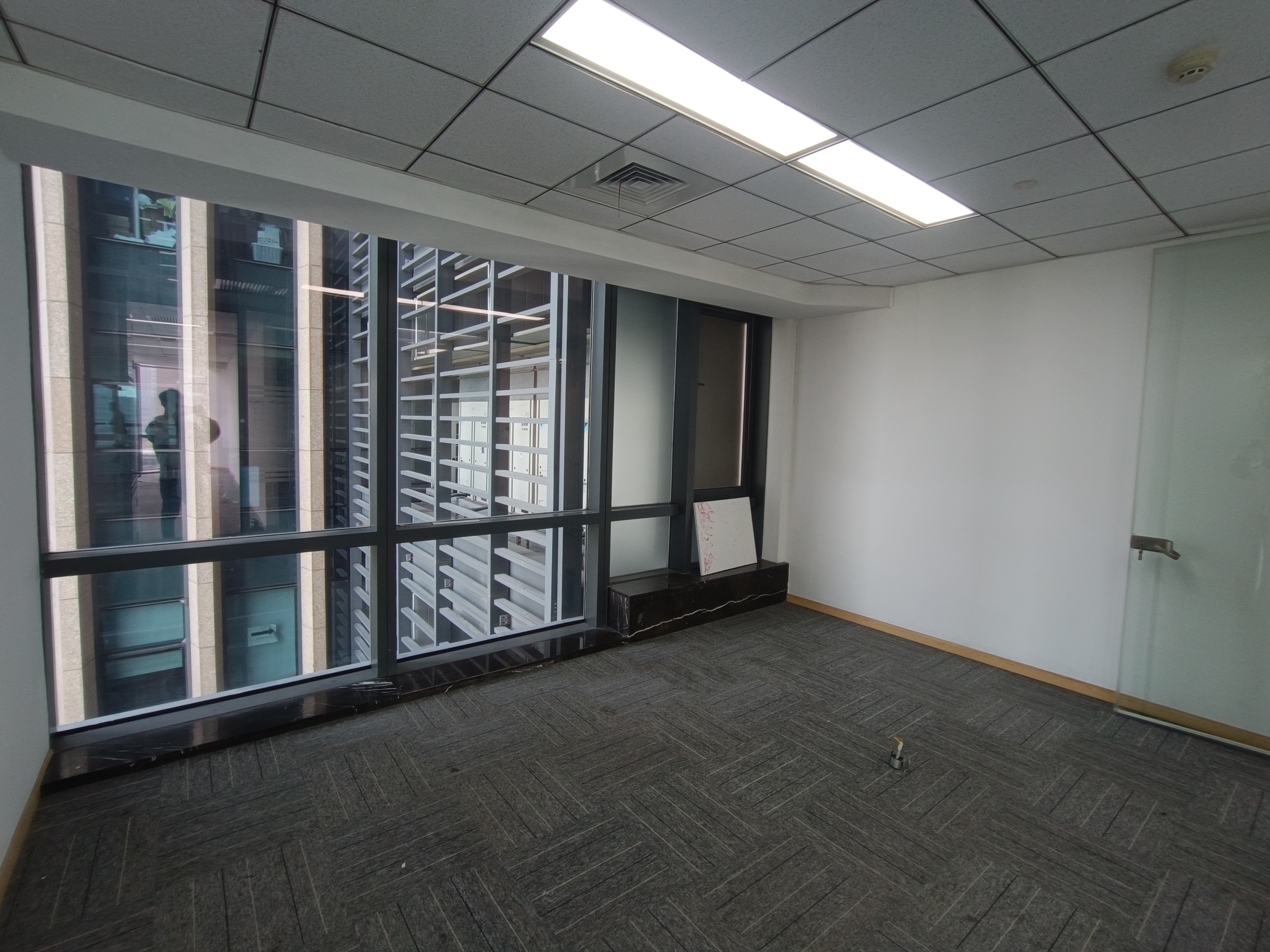 莘庄世宏金源中心152平米写字楼出租