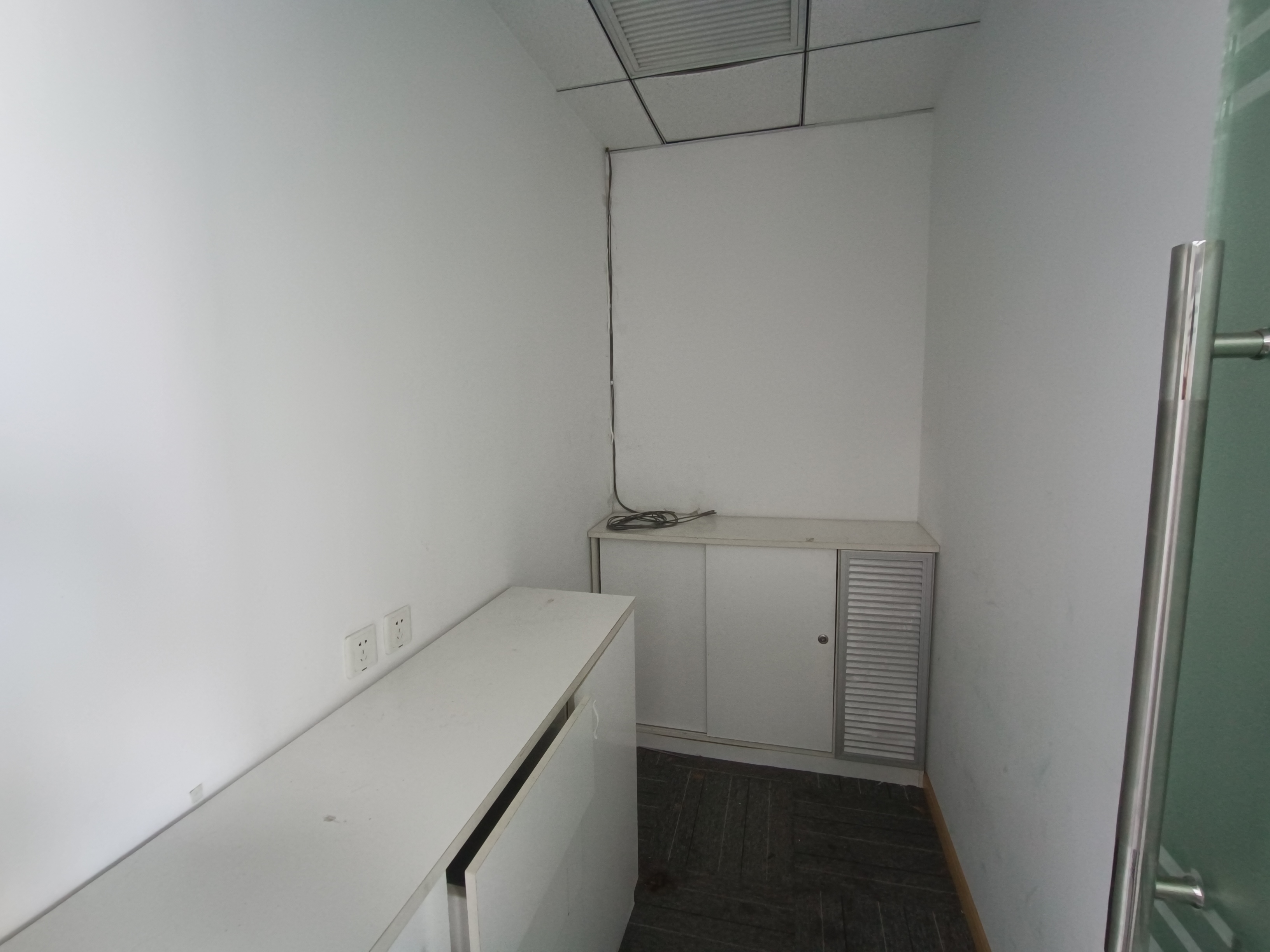 莘庄世宏金源中心152平米写字楼出租