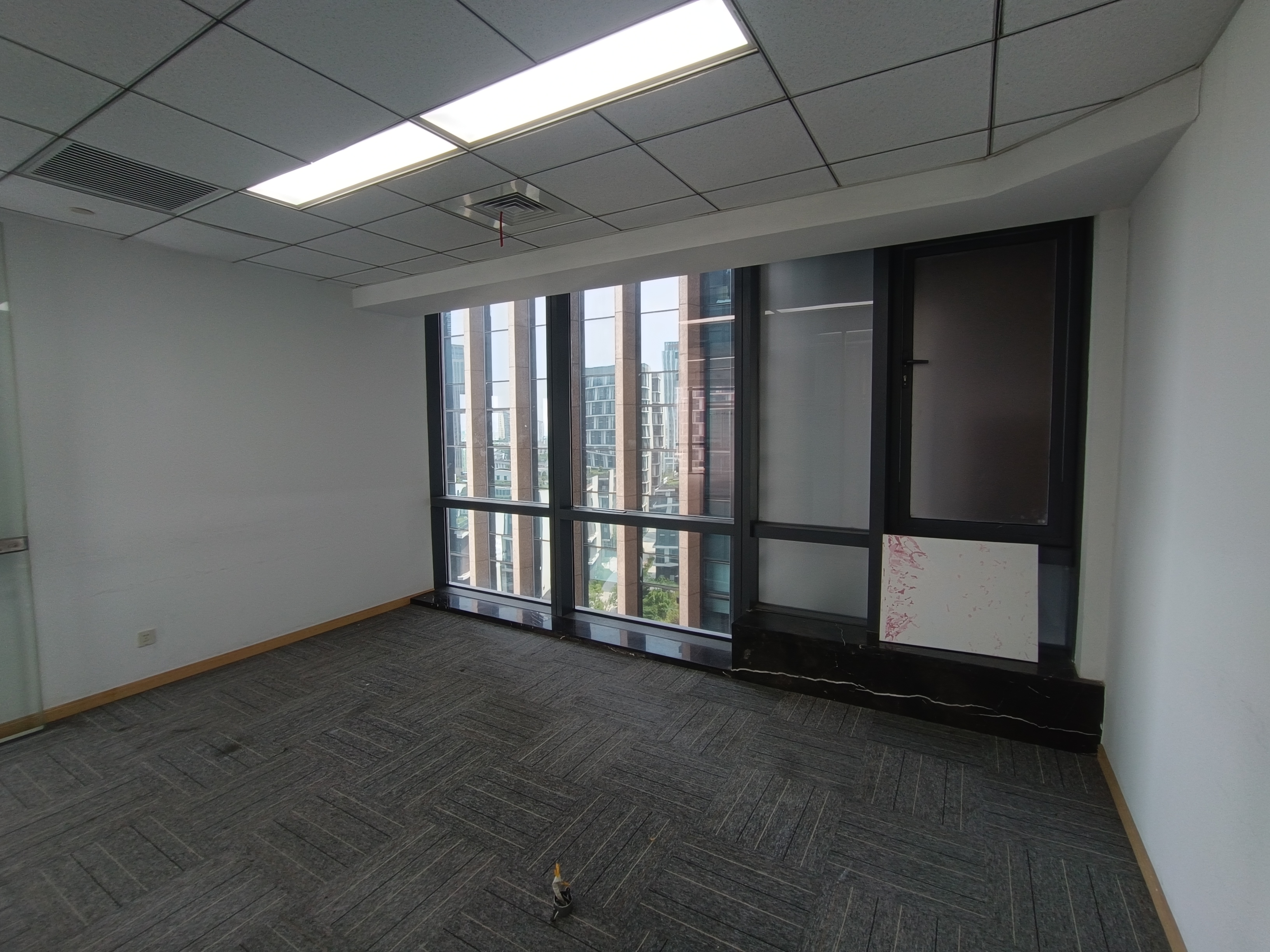 莘庄世宏金源中心152平米写字楼出租