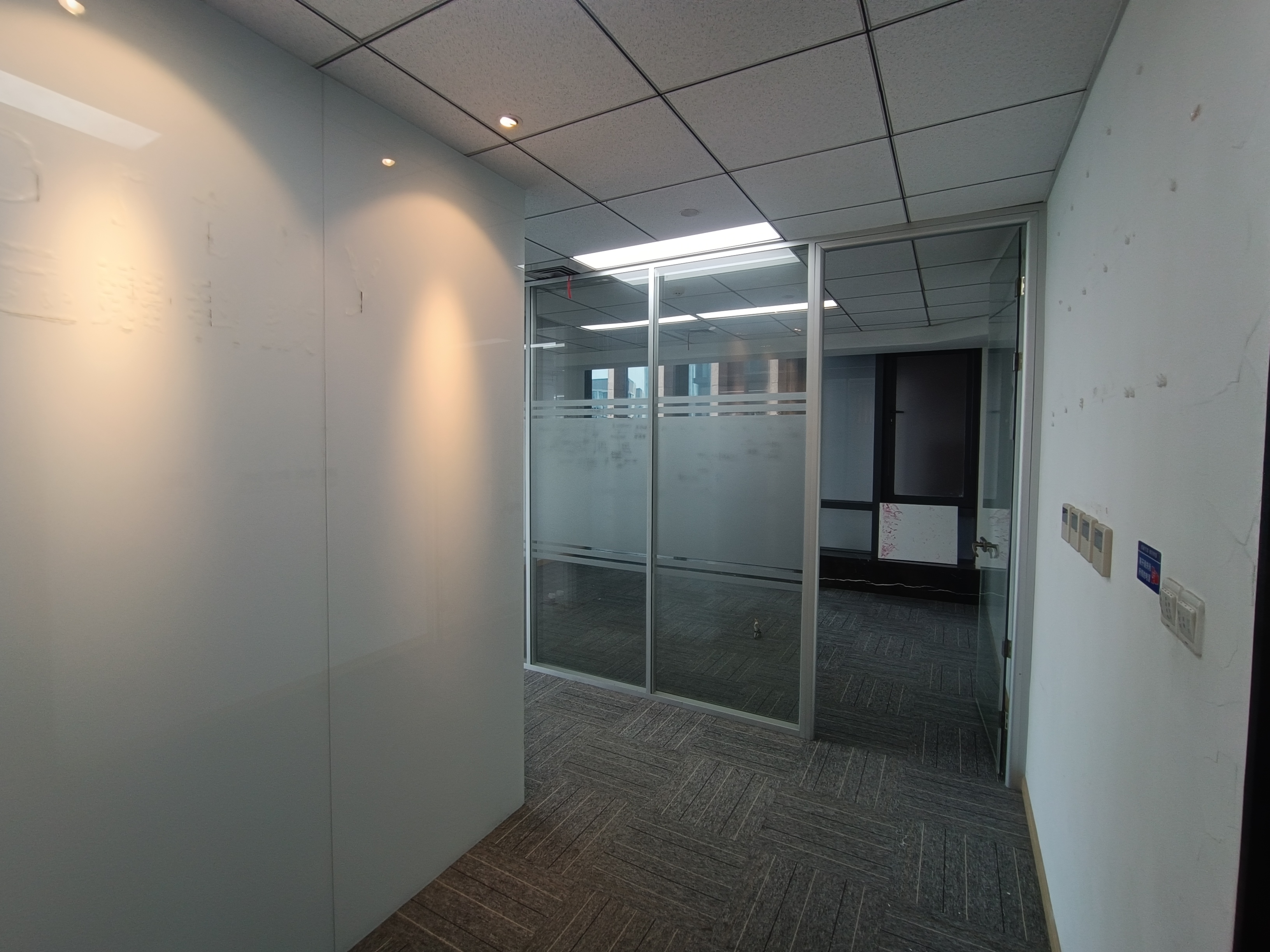 莘庄世宏金源中心152平米写字楼出租