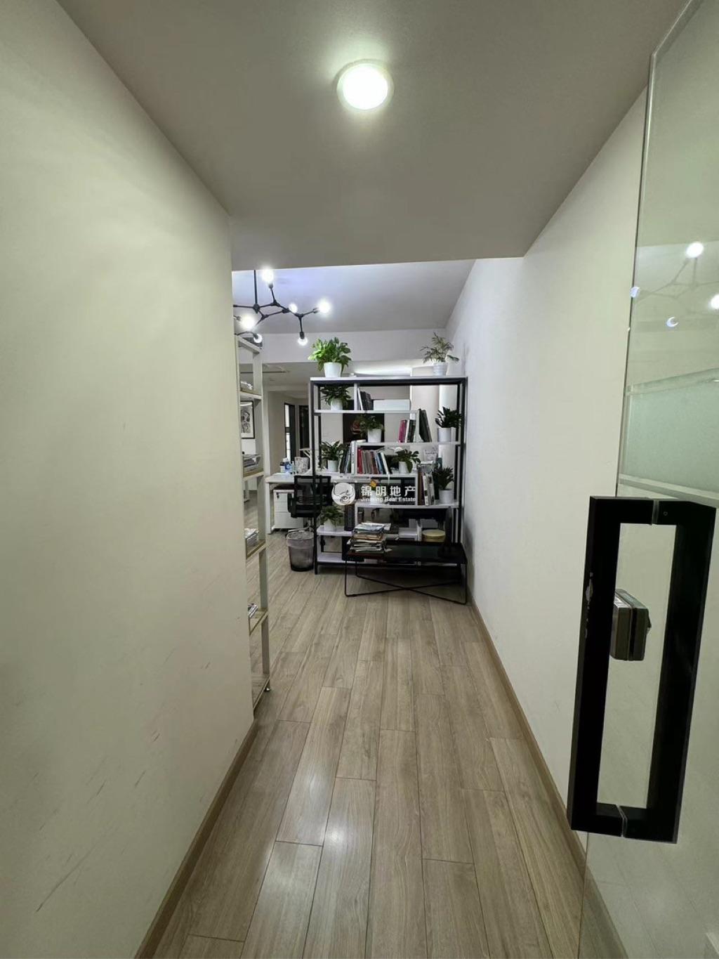 南京西路丽都新贵146平米写字楼出租