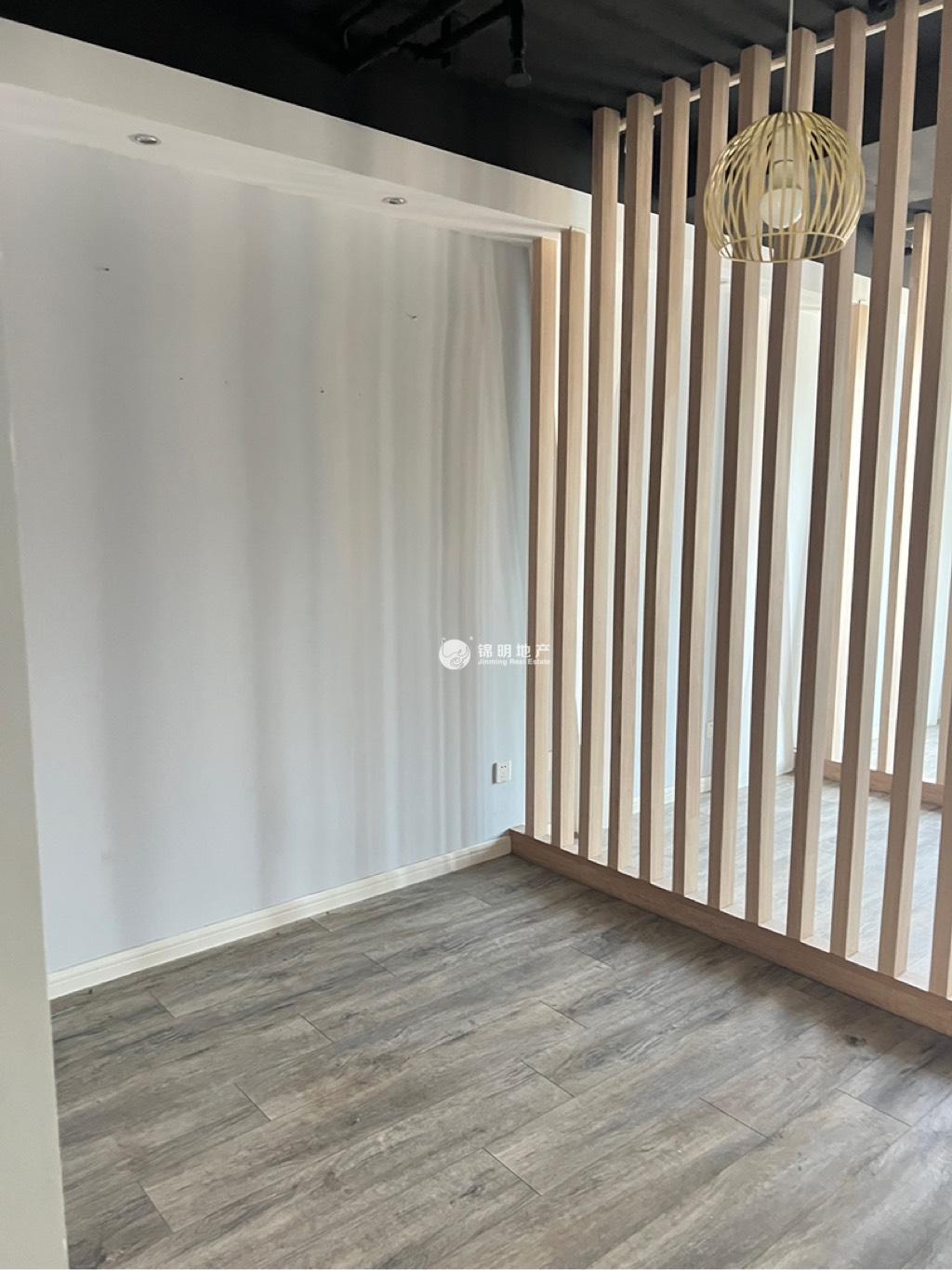 徐家汇嘉汇国际广场63平米写字楼出租