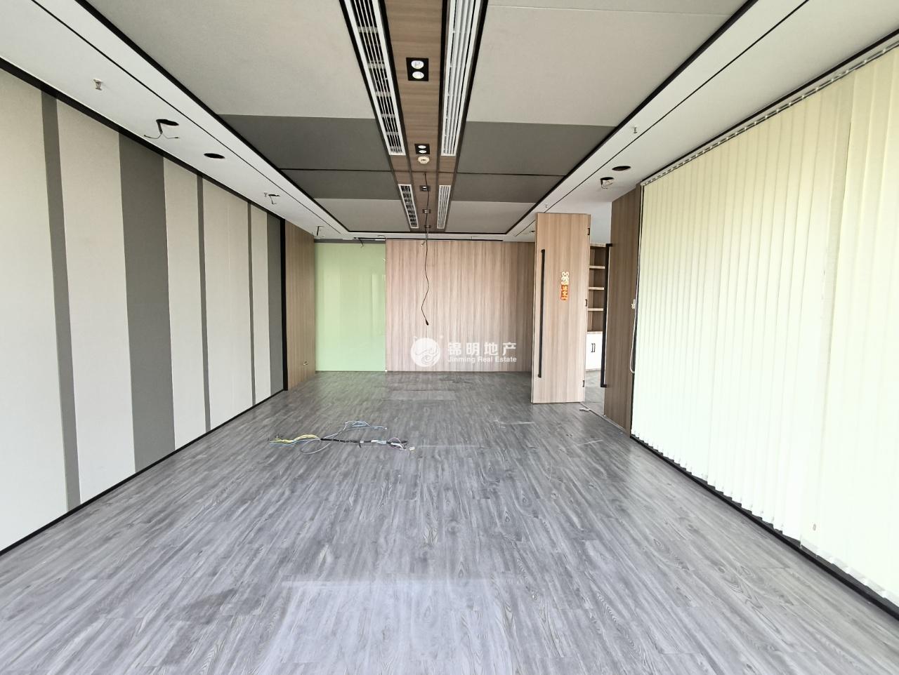 嘉定新城嘉定宝龙广场324平米写字楼出租