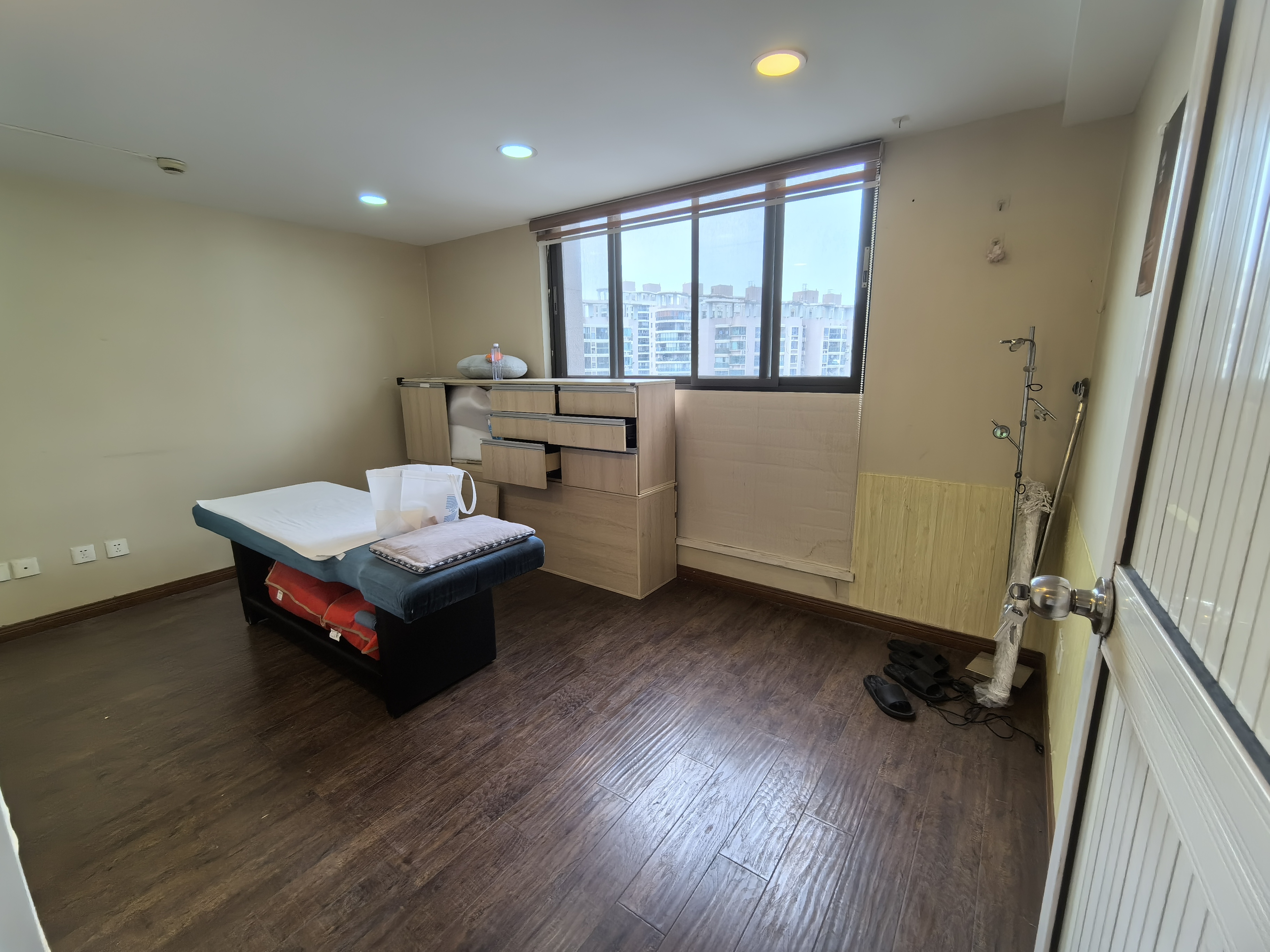 长寿路圣天地商务楼72平米写字楼出租