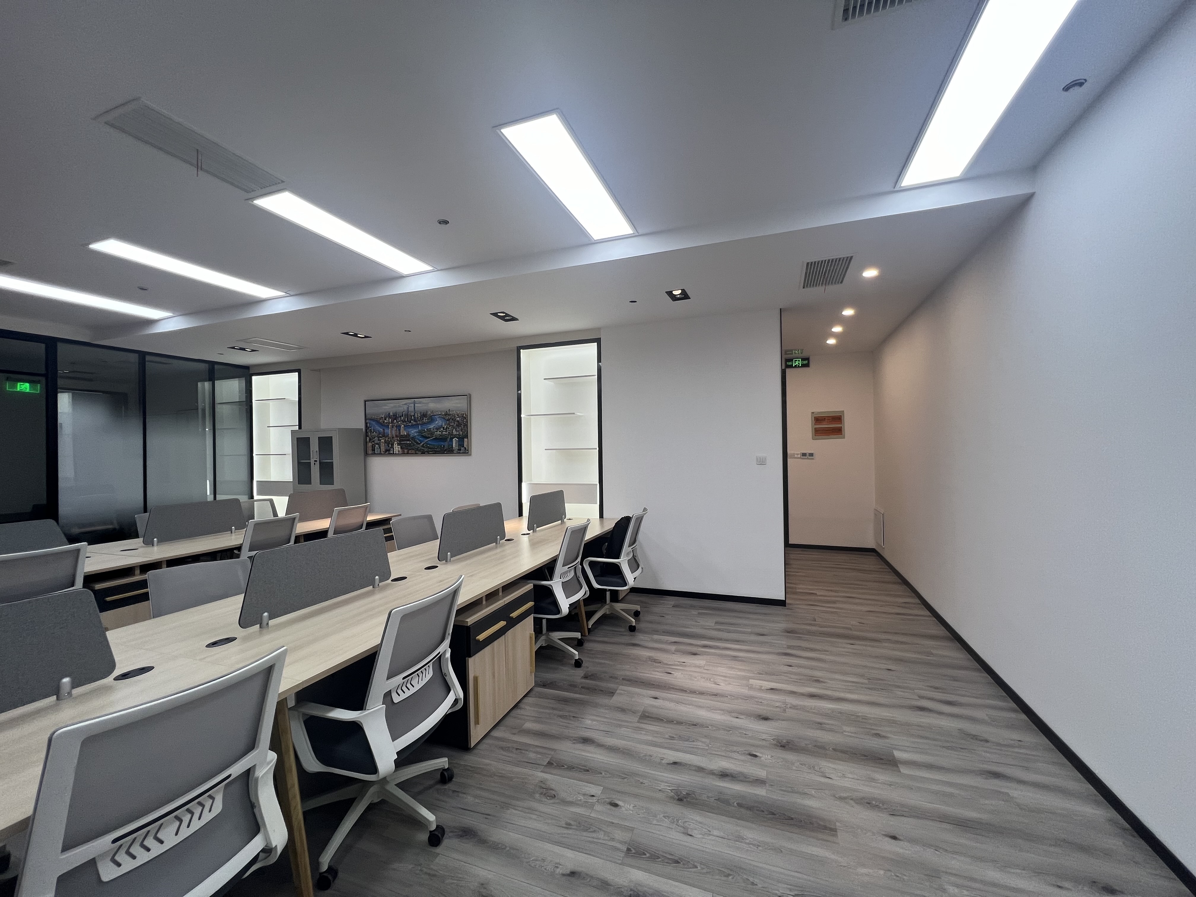 金桥中新传媒大厦242平米写字楼出租