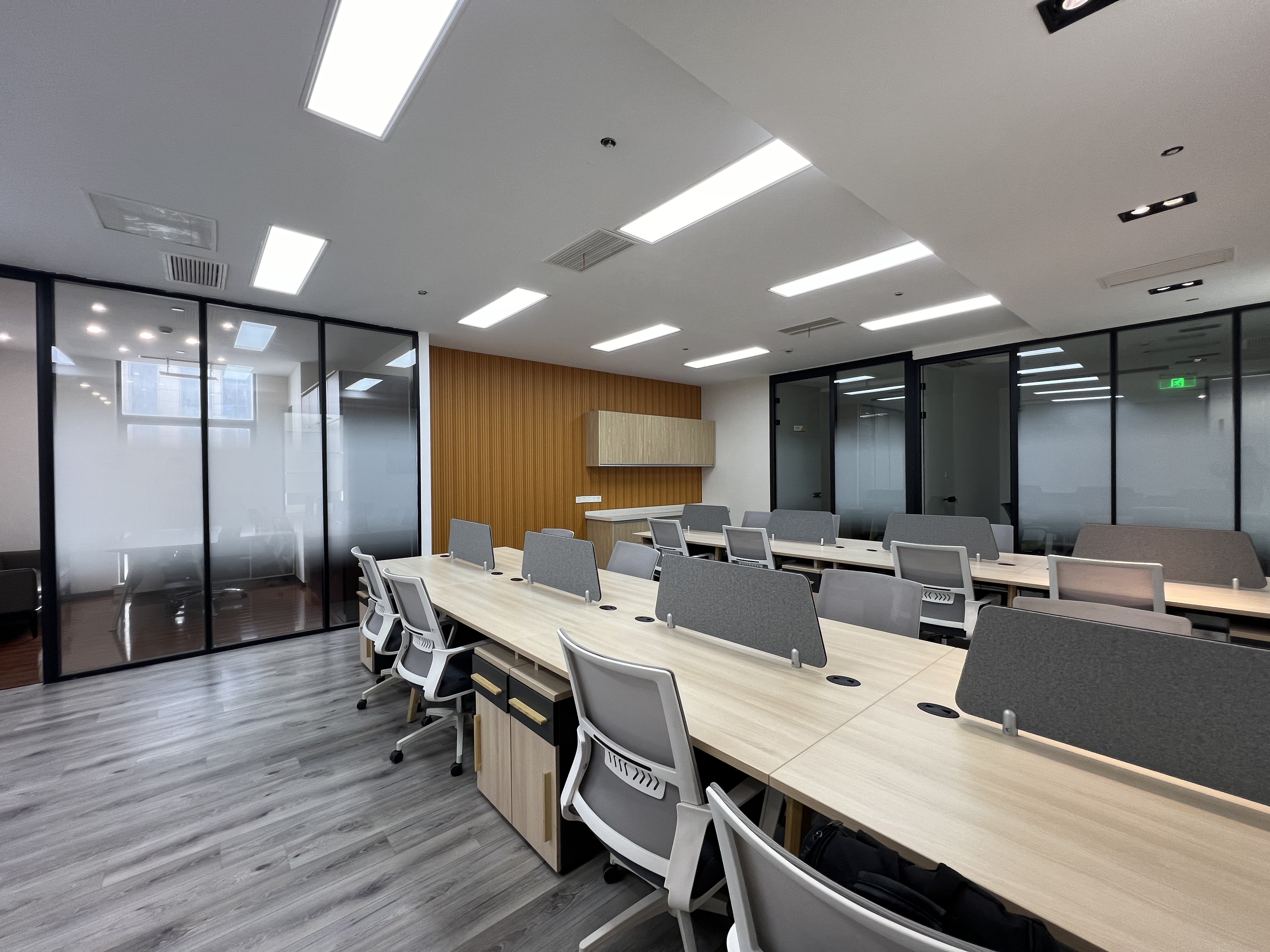 金桥中新传媒大厦242平米写字楼出租